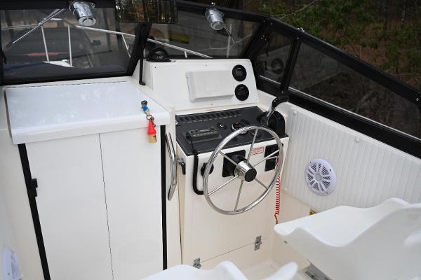 1992 Boston Whaler 21' Walkaround - 3