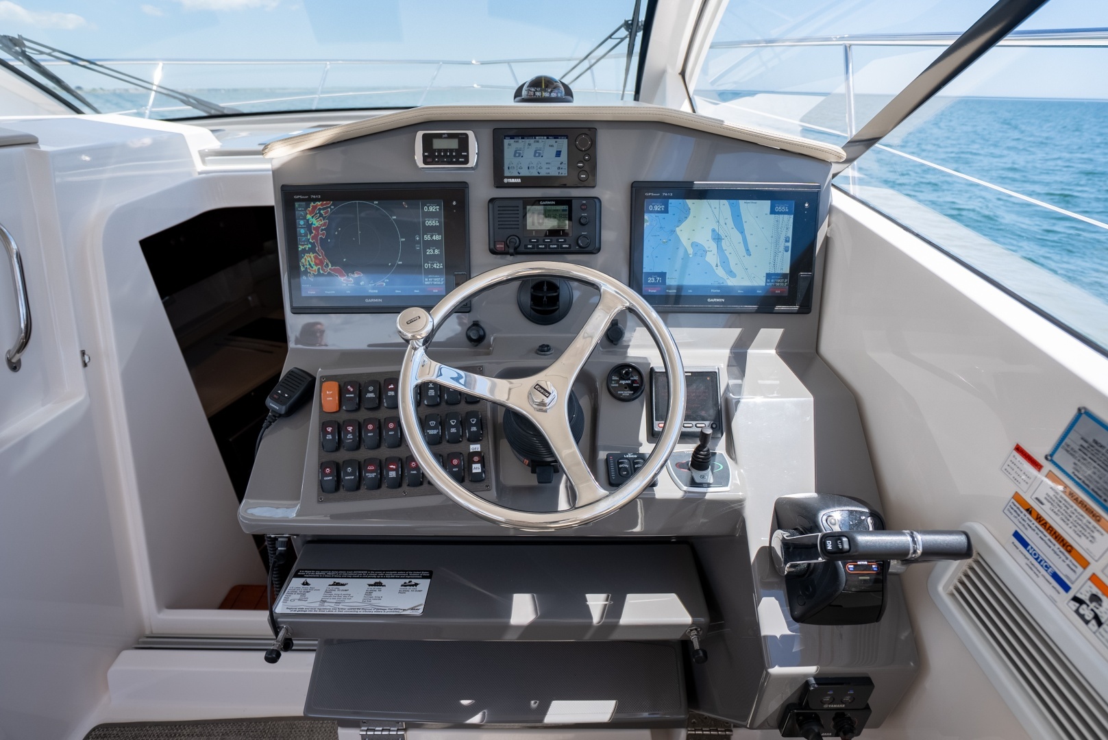 2015 Pursuit 365i SC - Image 21
