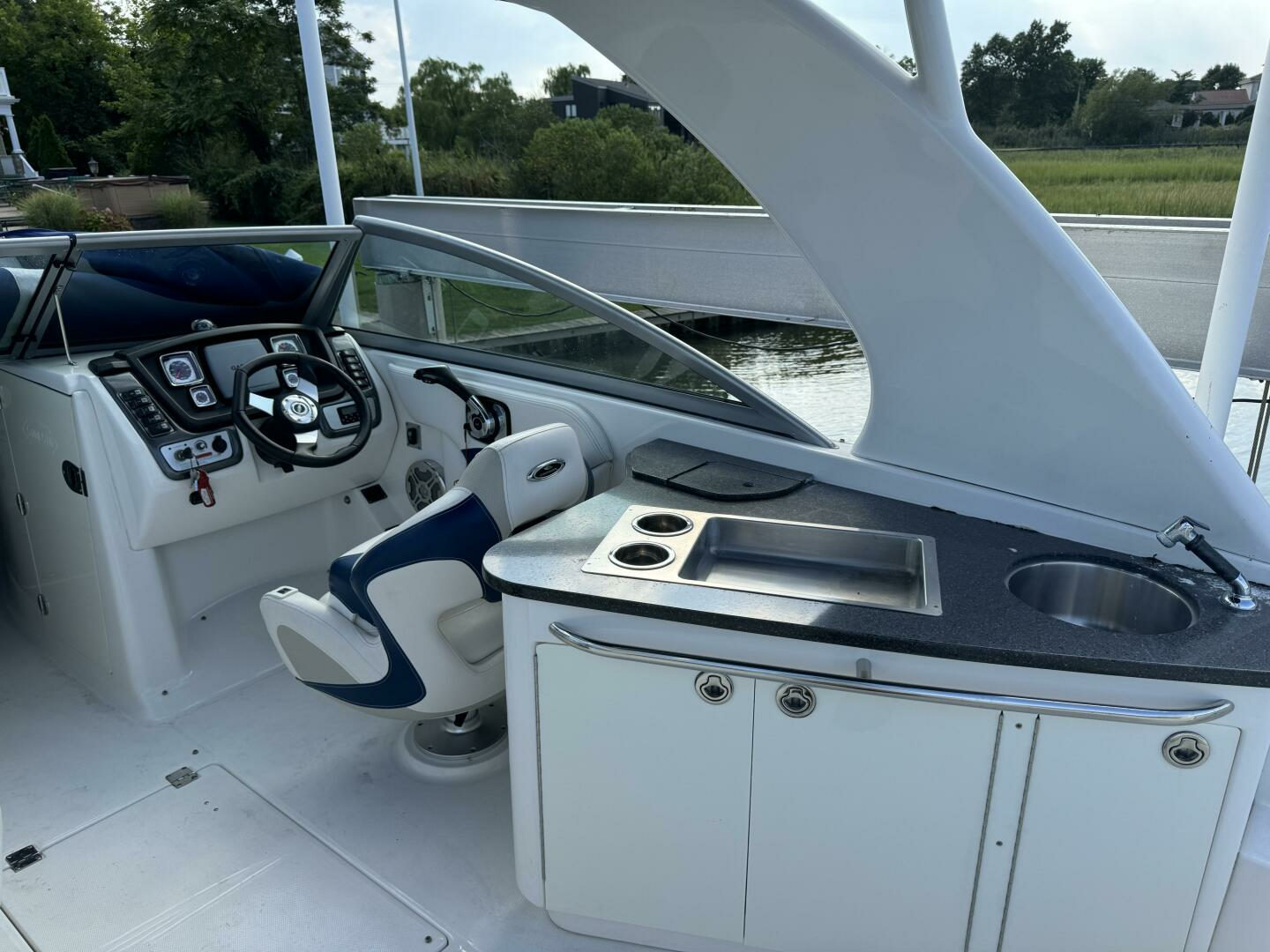 2012 Chaparral 264 Sunesta - Image 13