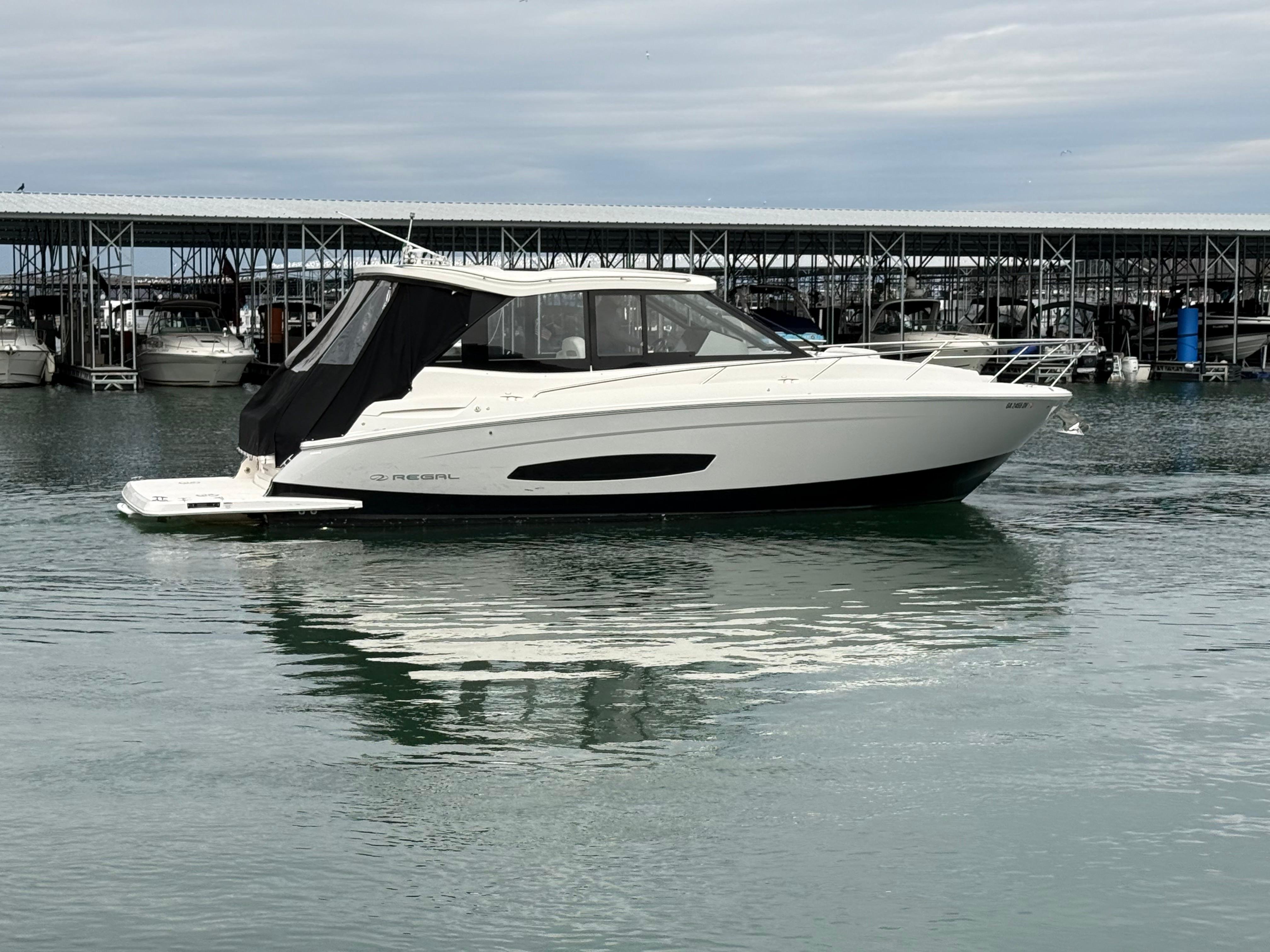 2023 Regal 36 Grande Coupe