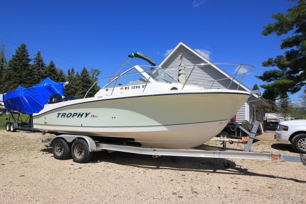 2008 Trophy 2302 Walkaround
