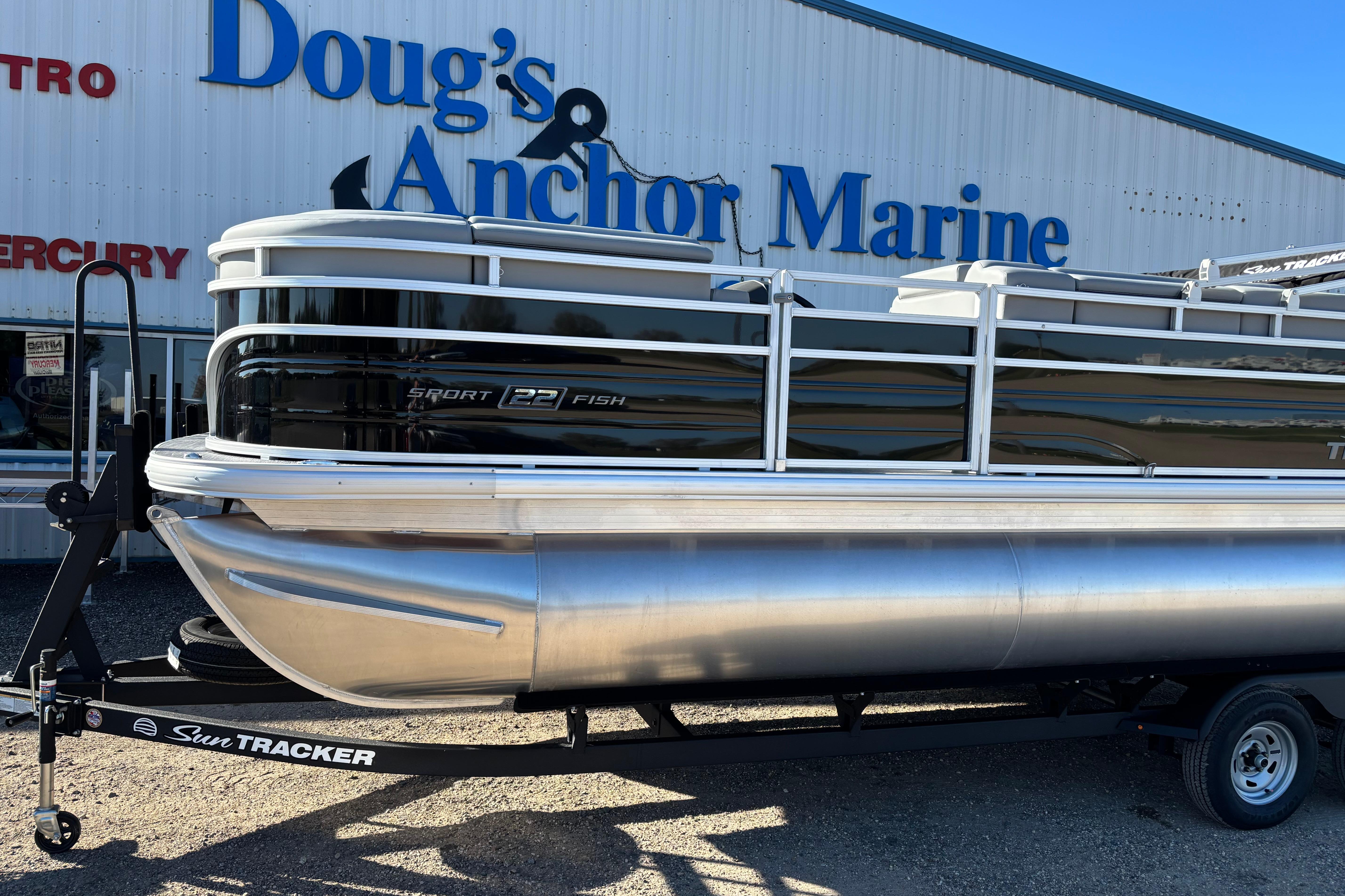 2026 Sun Tracker SportFish 22 XP3