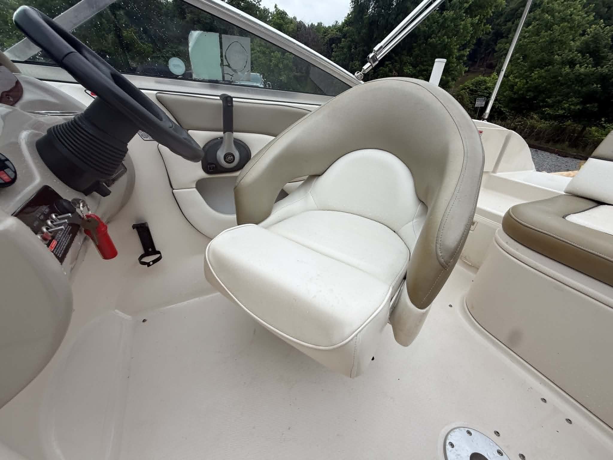 2006 Sea Ray 200 Sundeck - 25
