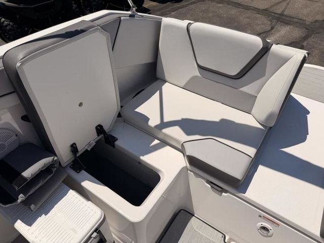 2026 Yamaha Boats SX220 - 9