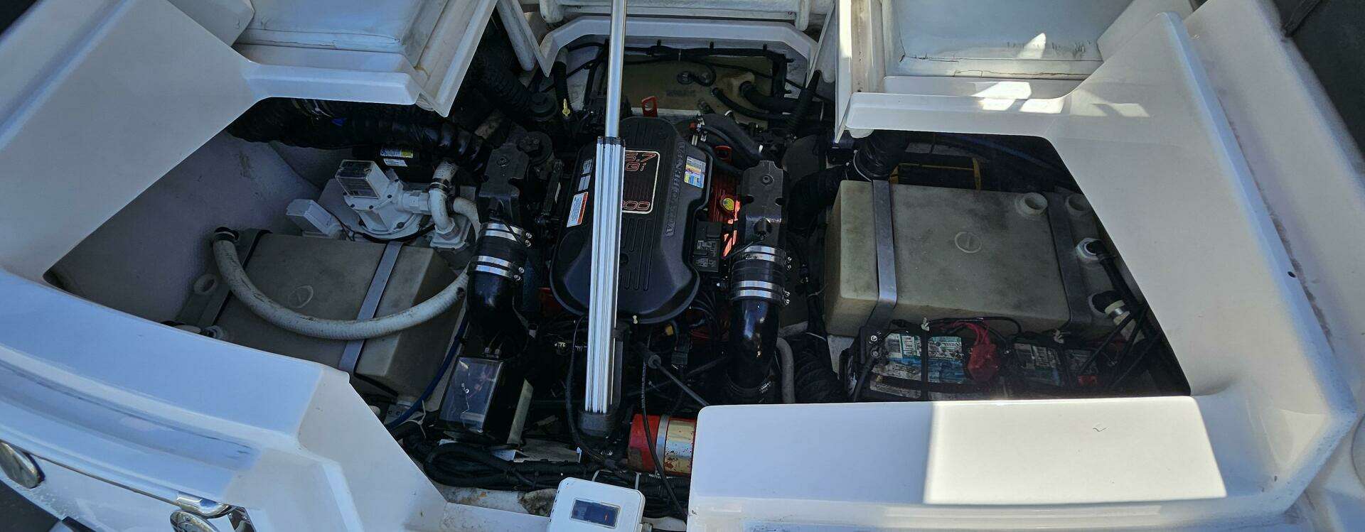 2010 Regal 2700 - Image 44