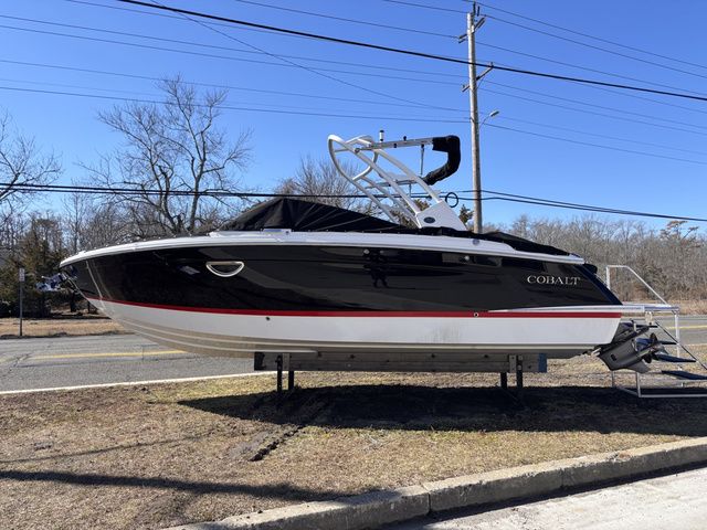 2026 Cobalt R6 Sterndrive Bowrider