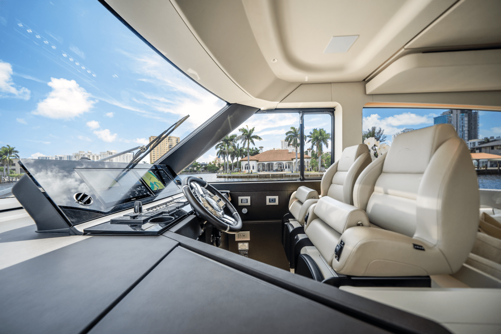 2025 Azimut Seadeck 6 - Image 37