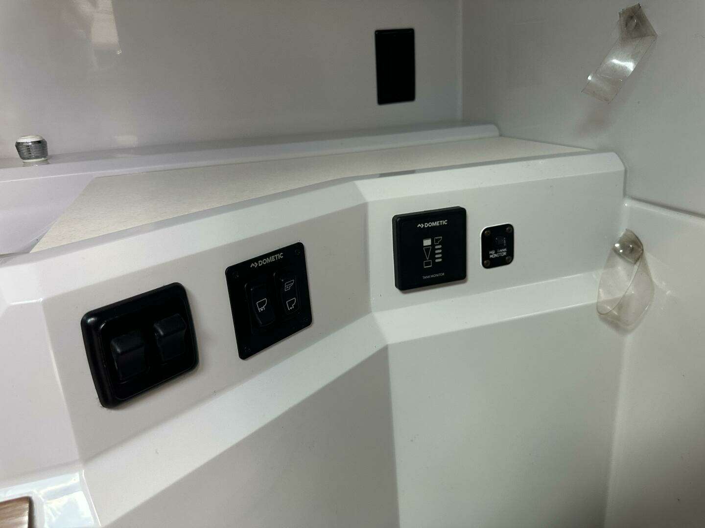 2019 Cruisers Yachts 338 Outboard - Image 35