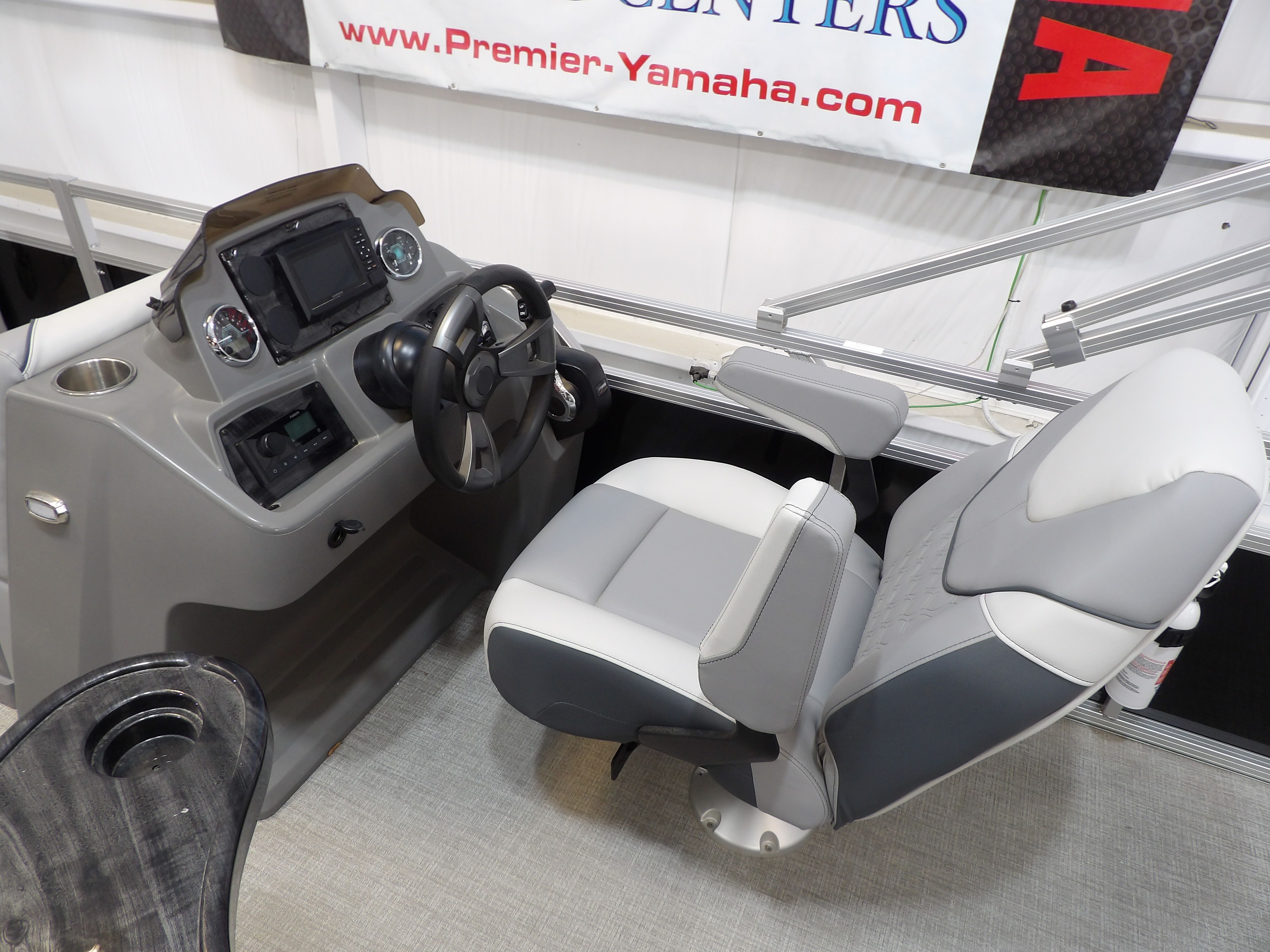 2026 Avalon Venture 85 Quad Fish - 21' - 17