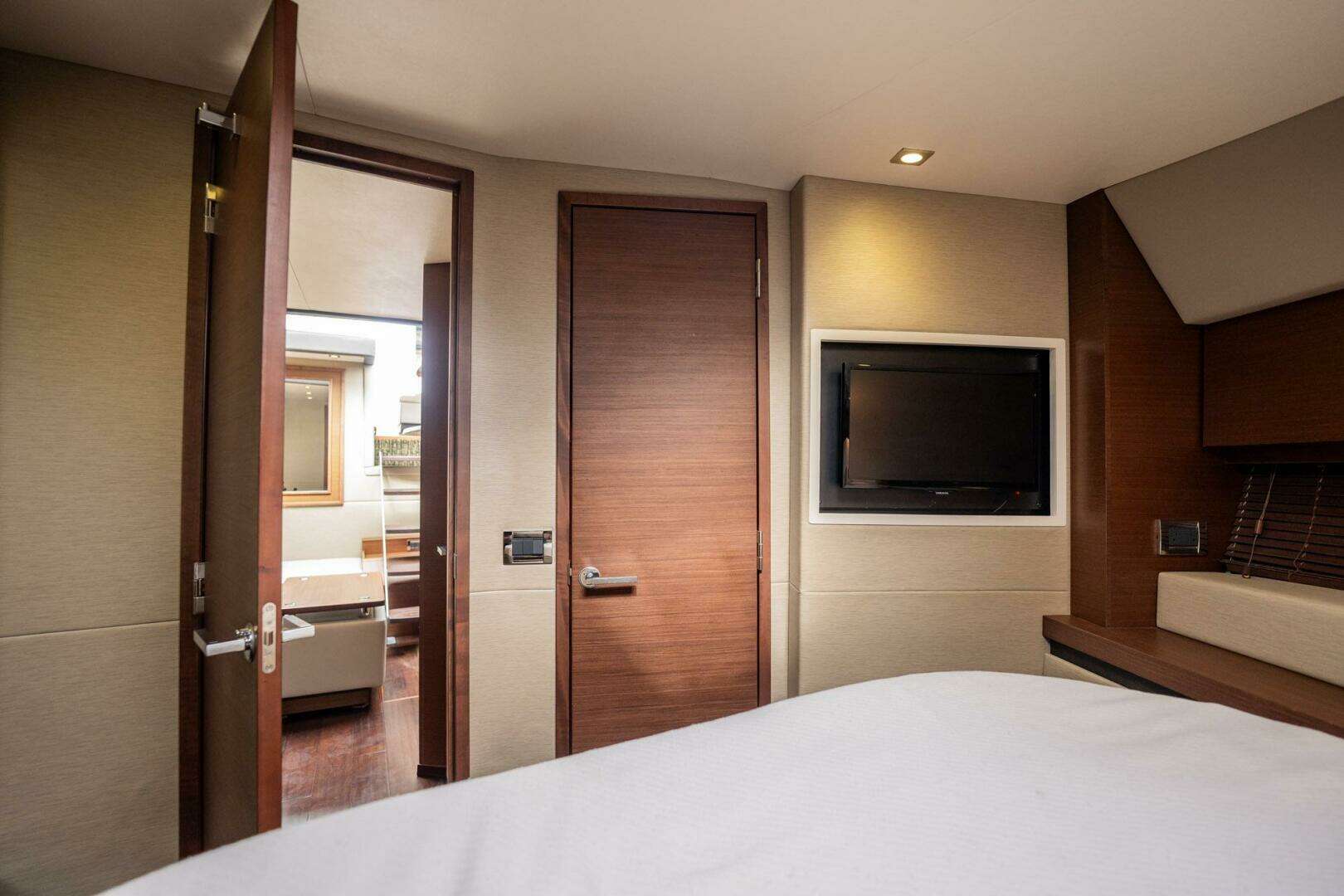 2015 Sea Ray 510 Sundancer - Image 104
