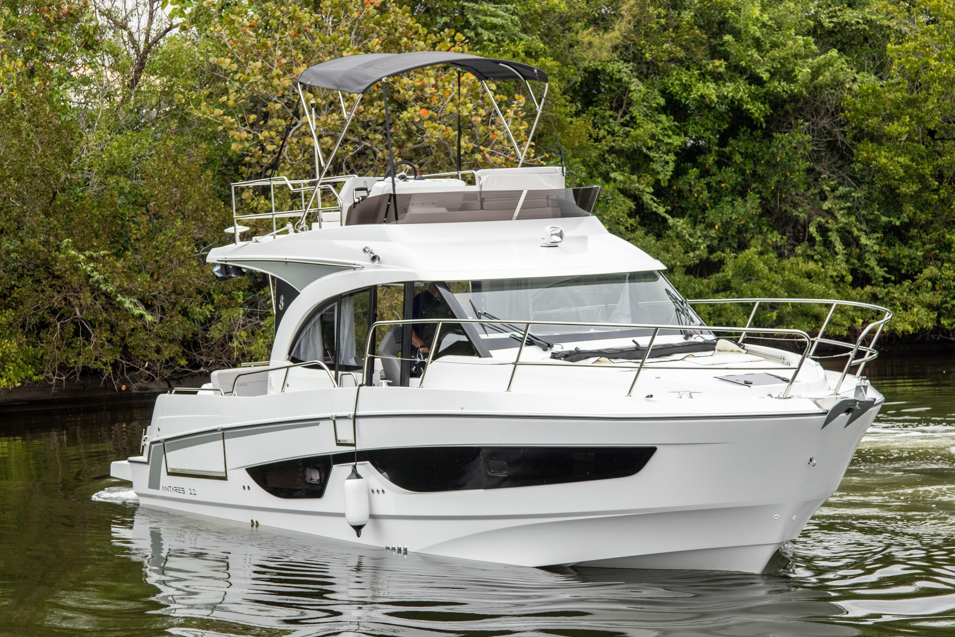 2026 Beneteau Antares 11
