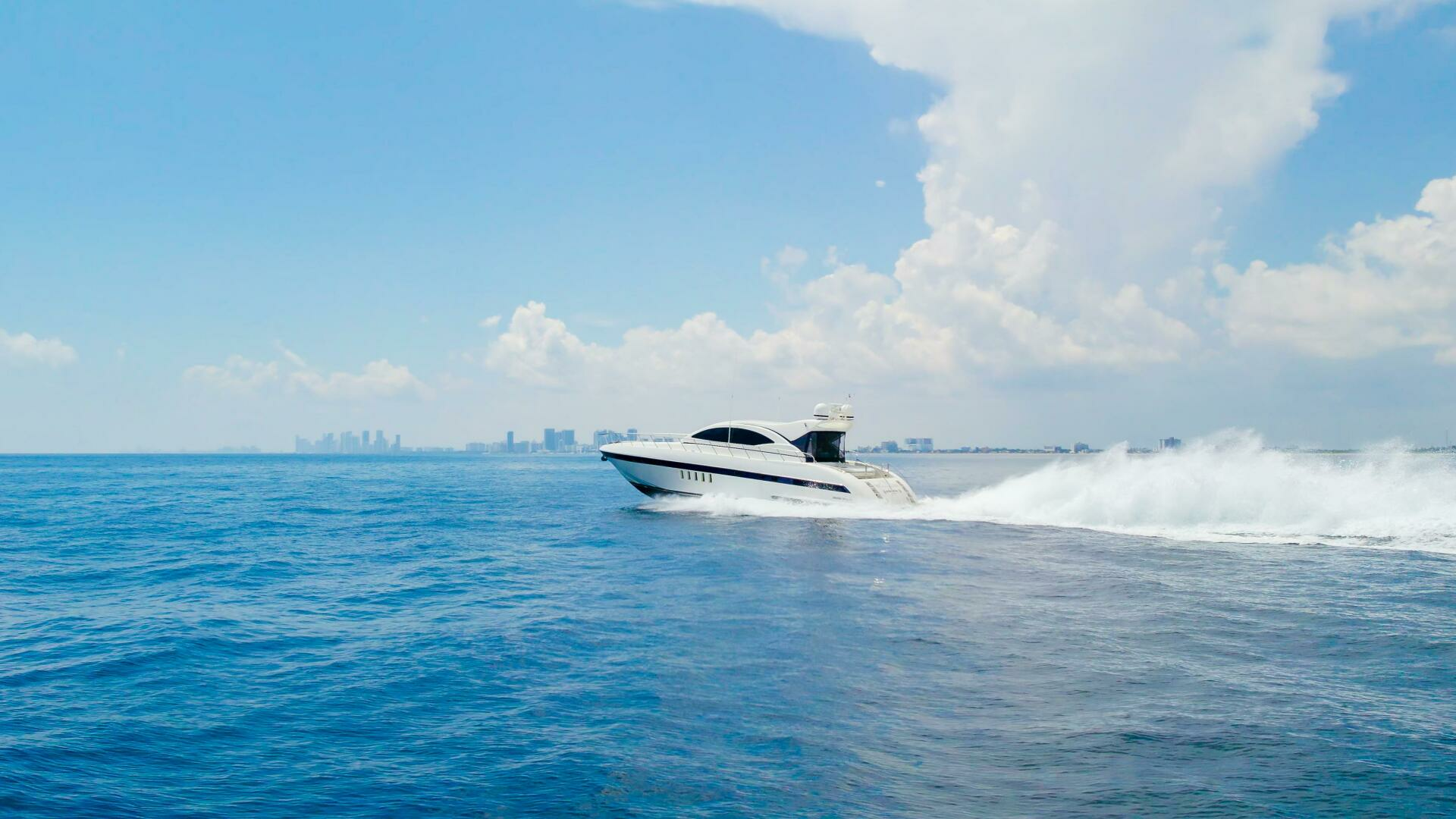 2001 Mangusta 72 - Image 5