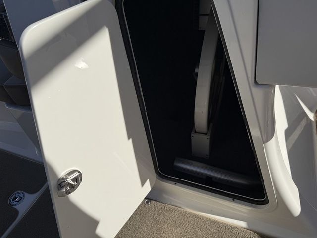2017 Sea Ray SDX 240 - 12