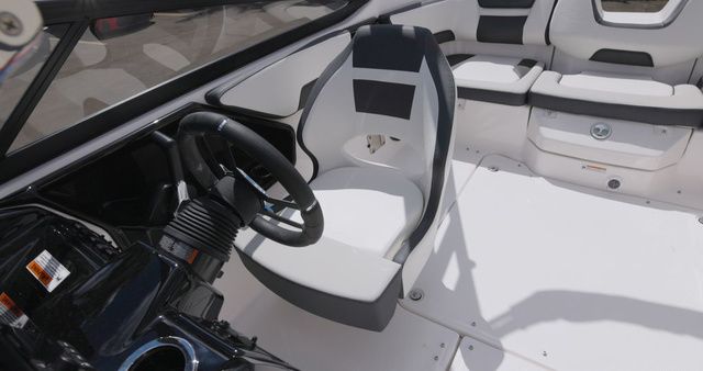 2026 Yamaha Boats 195S - 9