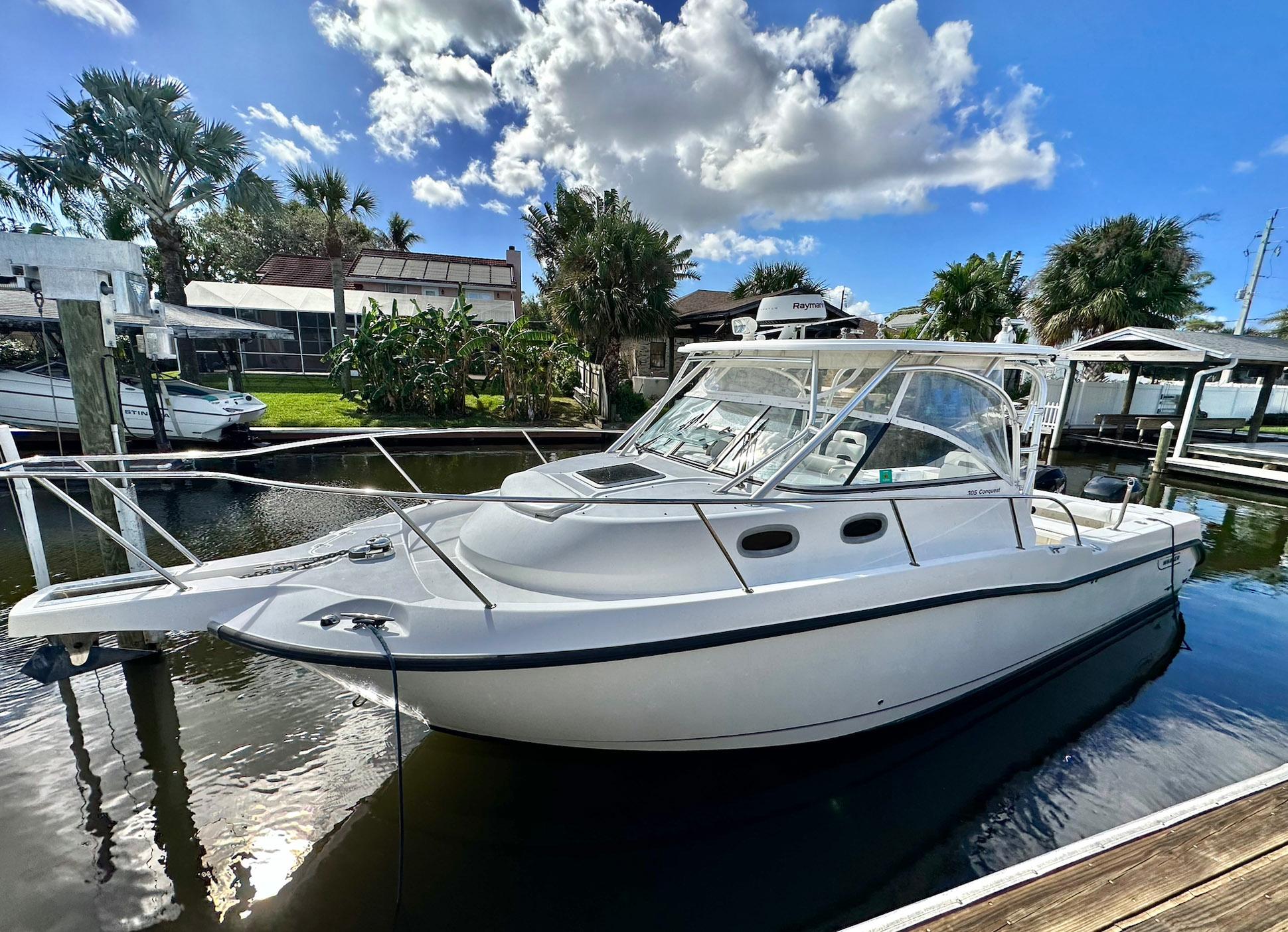 2005 Boston Whaler 305 Conquest