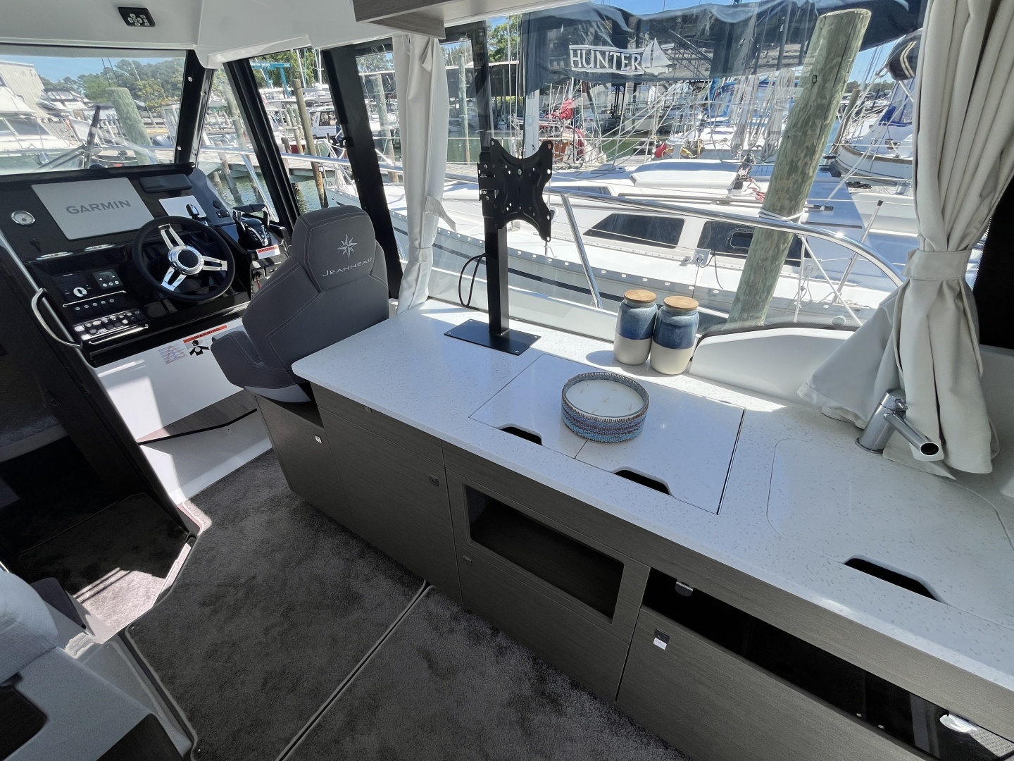2025 Jeanneau 1095 - Image 8