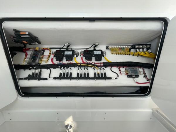 2026 Mag Bay 43 Center Console - 55