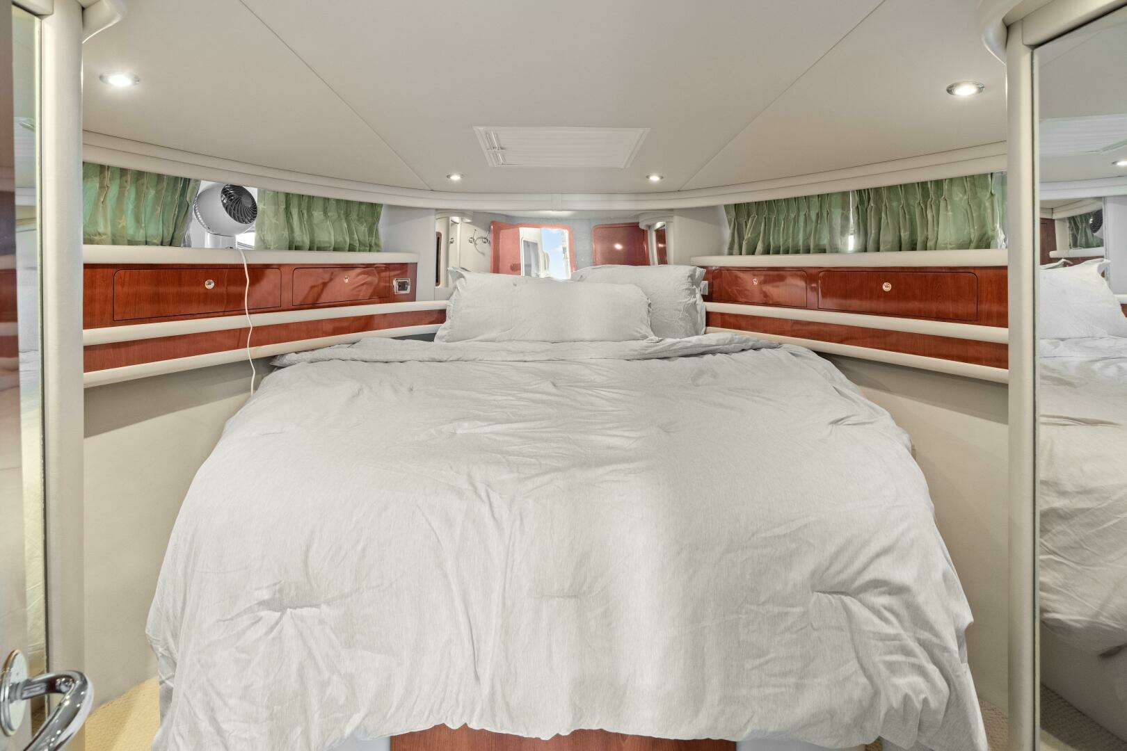 2003 Sea Ray 480 Sedan Bridge - Image 22