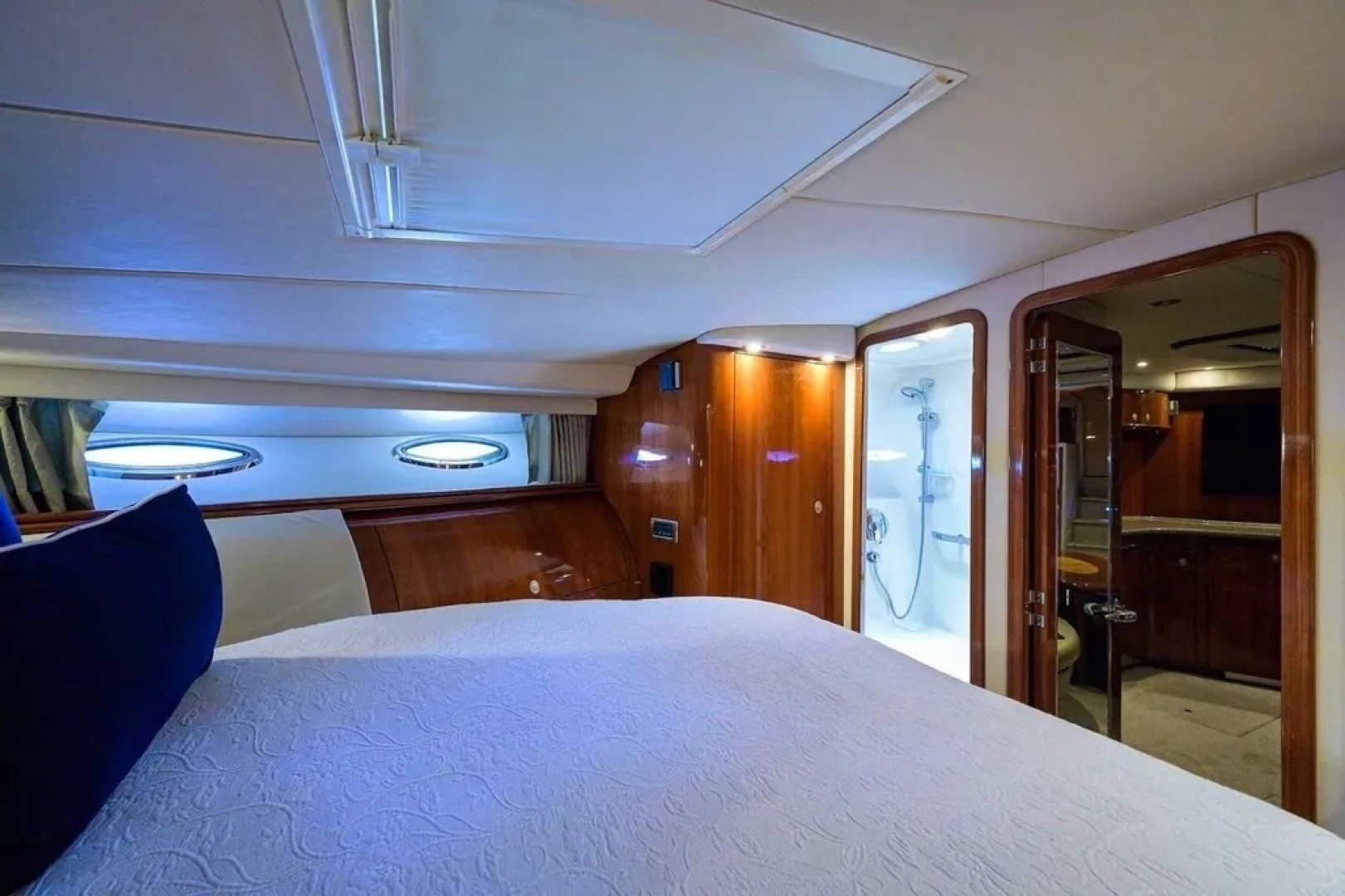 2004 Sea Ray 550 Sundancer - Image 11