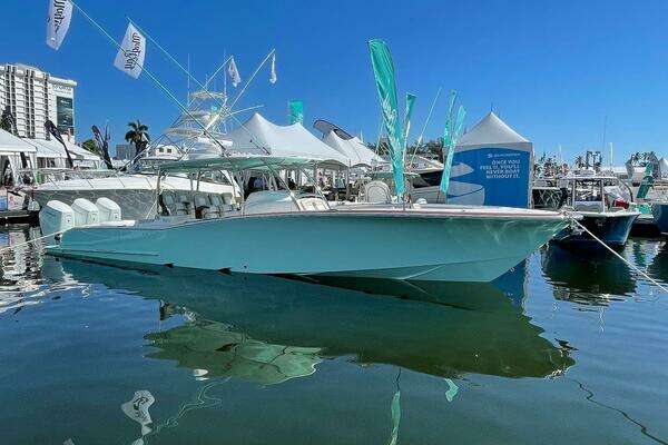 2026 Mag Bay 43 Center Console