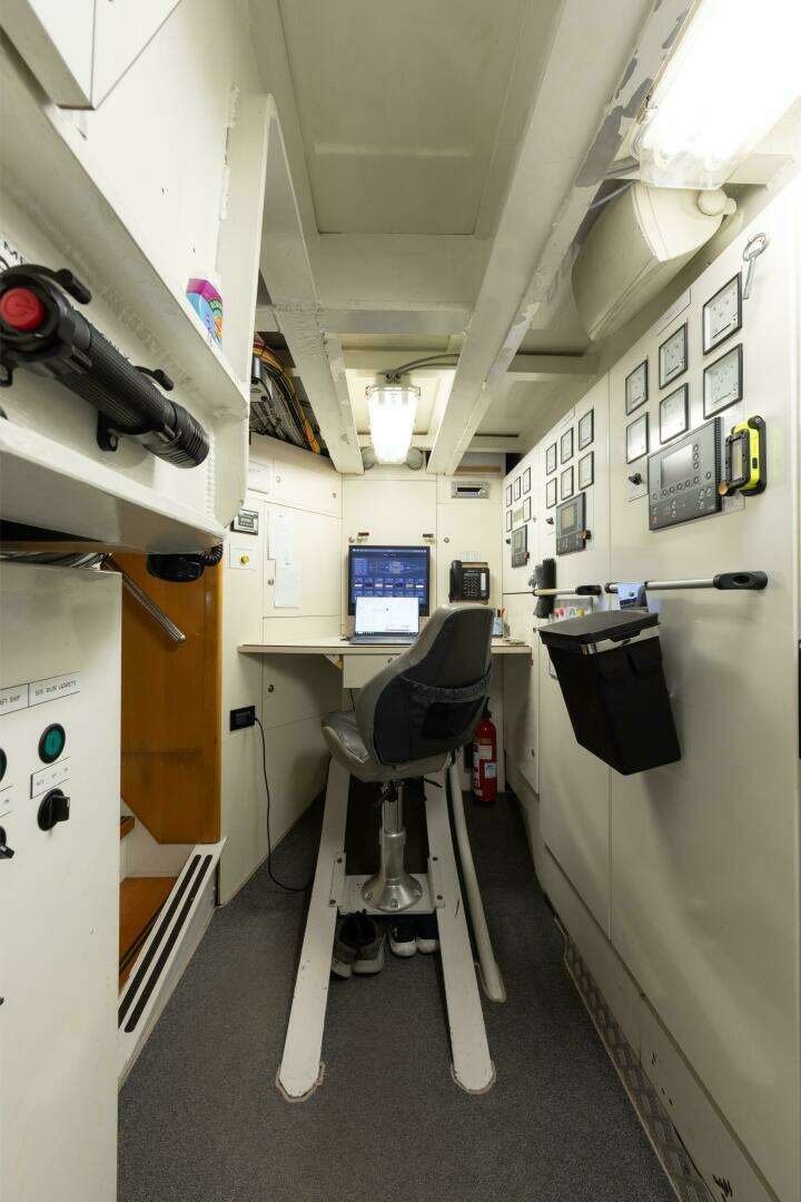 2001 Vitters Aft Cockpit - Image 52