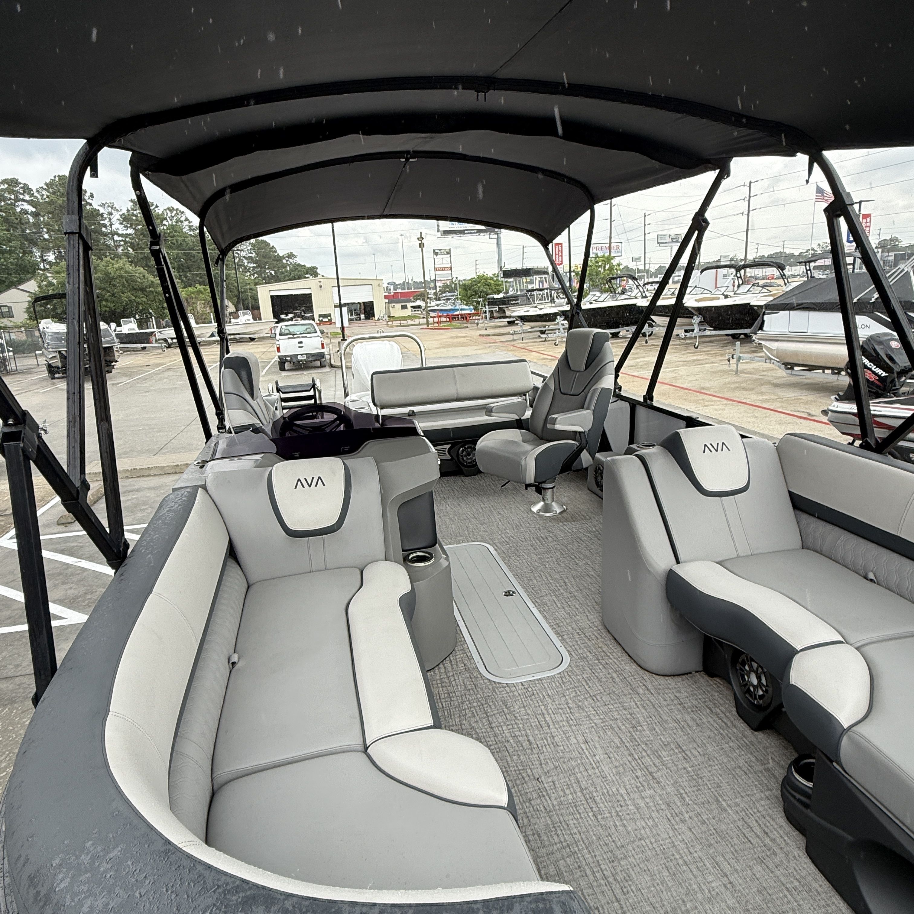 2025 Avalon Catalina Versatile Rear Bench - 23' - 10