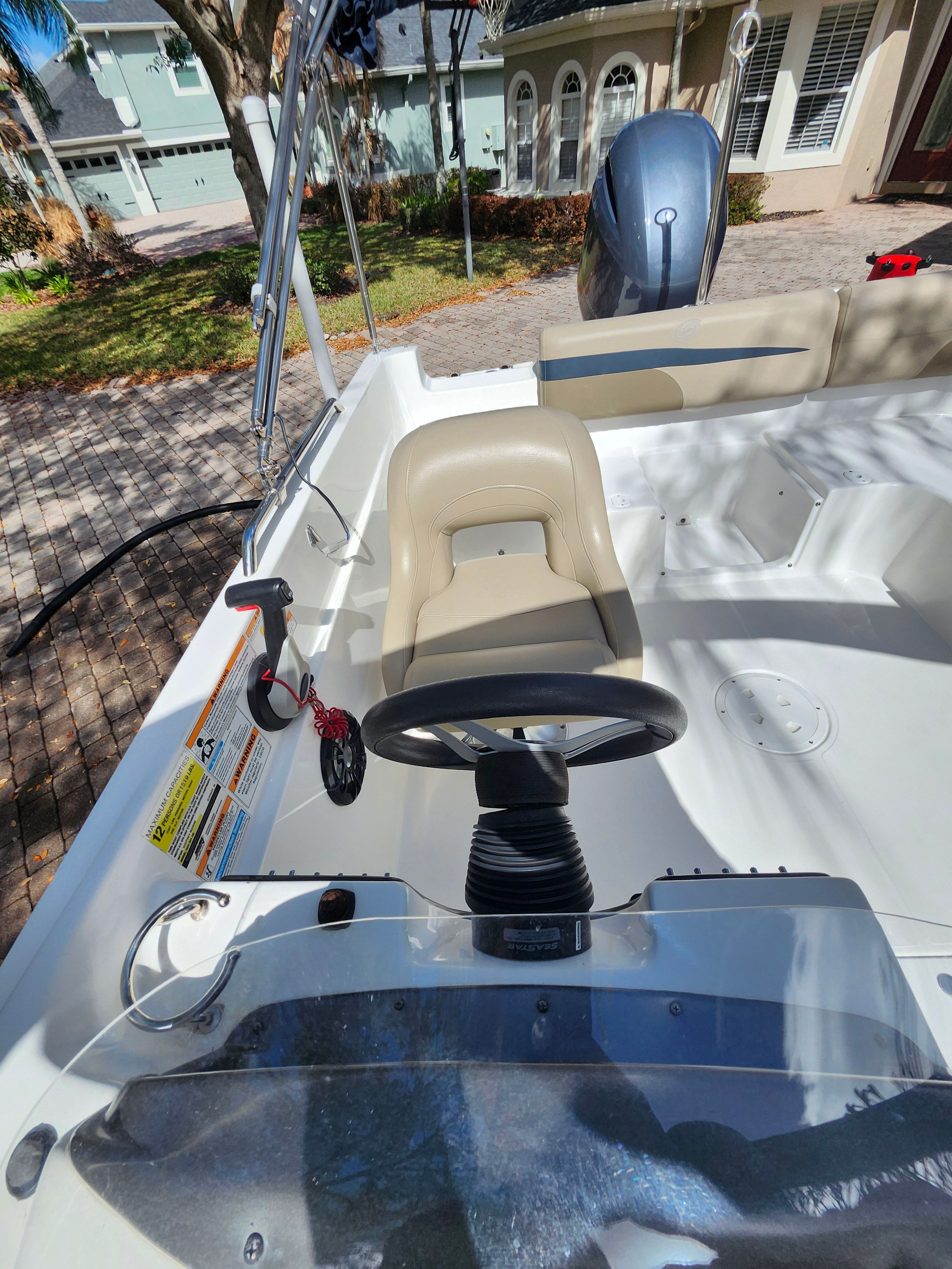 2021 Hurricane SunDeck 201 OB - 16