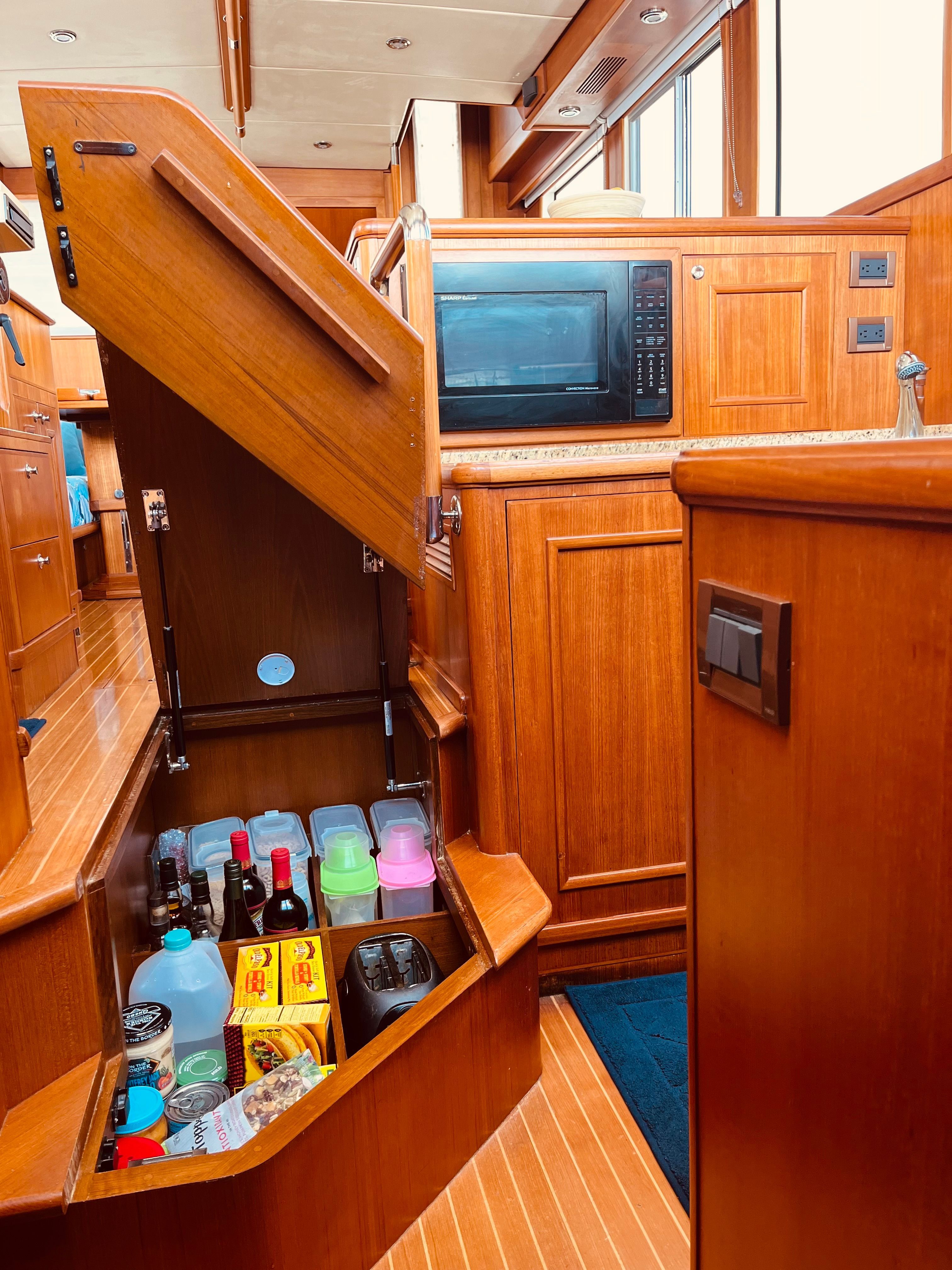 2007 Grand Banks 47 Heritage CL - 25