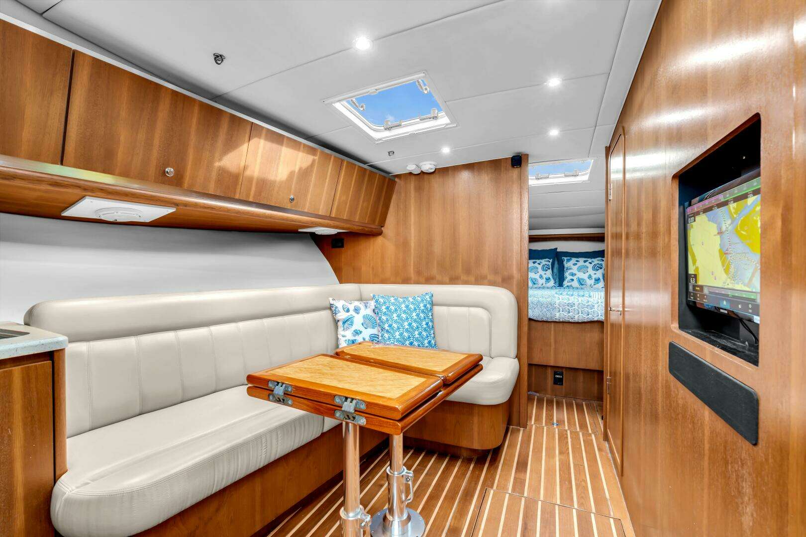 2006 Tiara Yachts 4200 Open - Image 29
