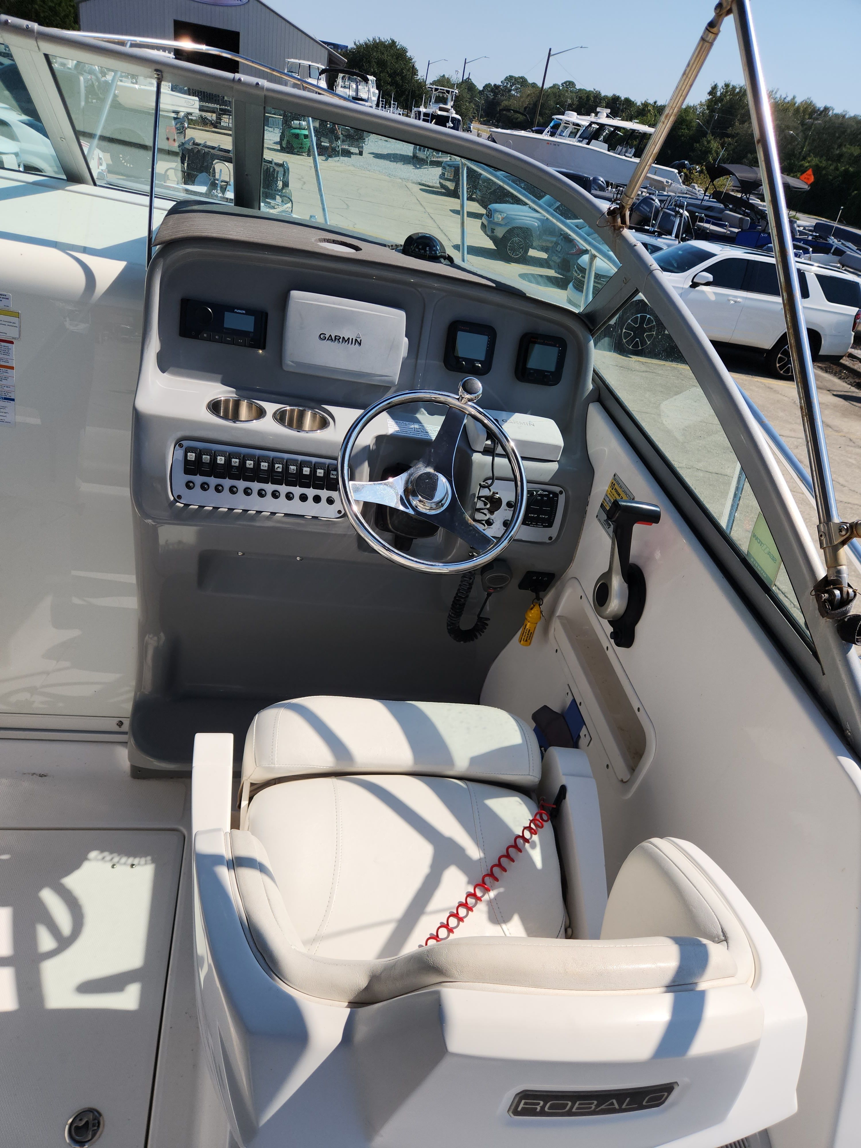 2012 ROBALO 225 CC - Image 13