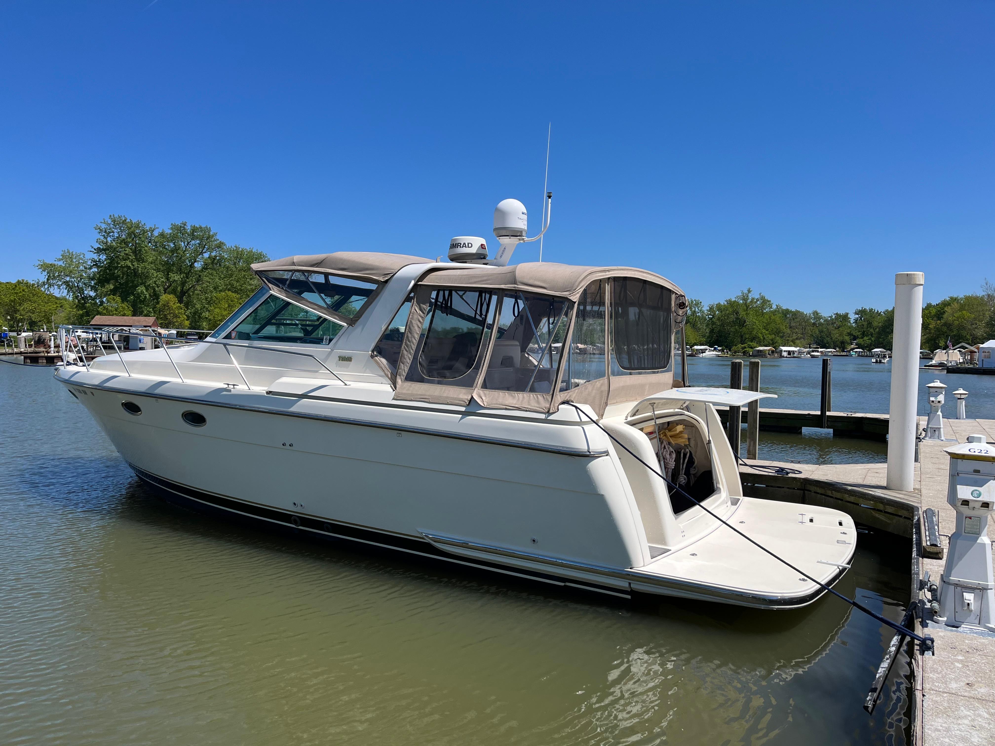 1997 Tiara Yachts 3500 Express