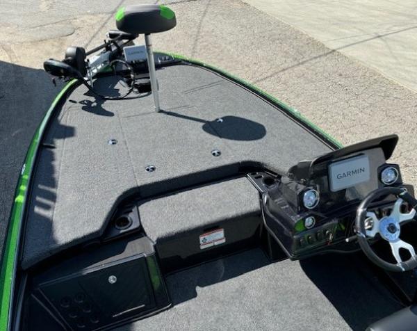 2025 Nitro Z18 Pro boat interior with Garmin navigation system.