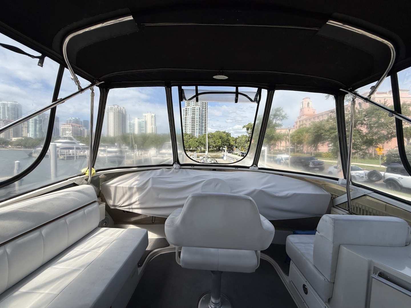 2006 Carver 44 CMY - Image 46
