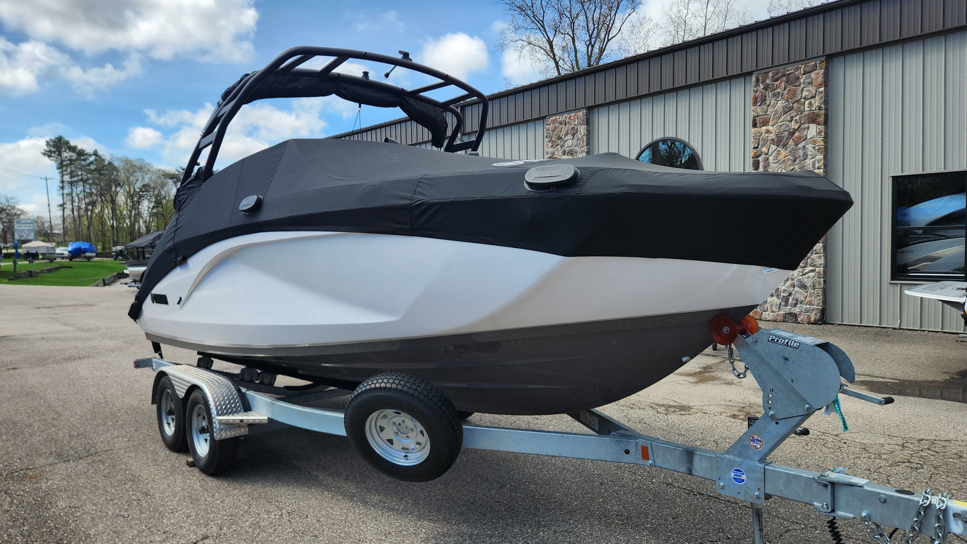 2023 Yamaha Boats 222SD - 17