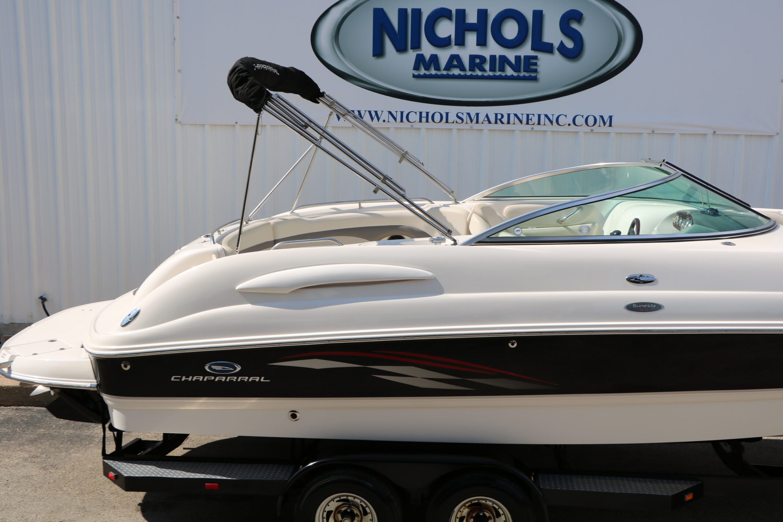2005 Chaparral Sunesta 254 - 12