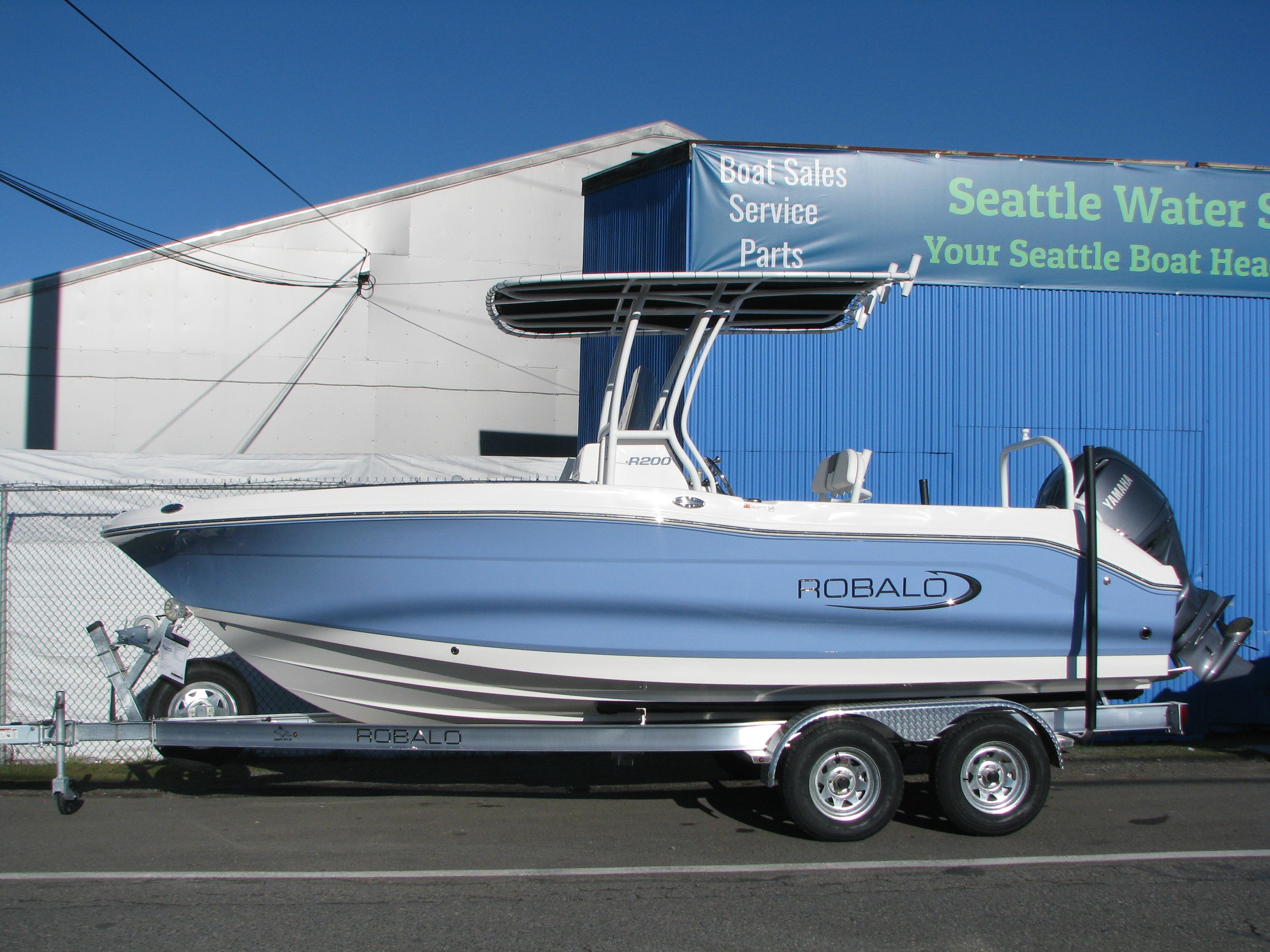 2026 Robalo R200 Center Console