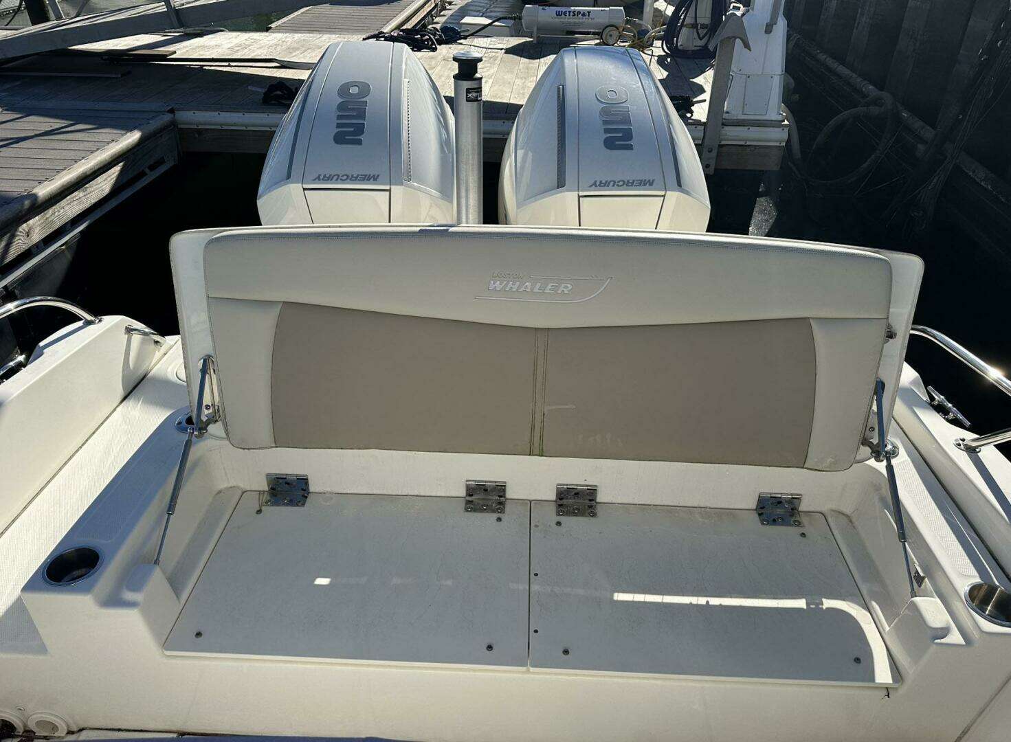 2022 Boston Whaler 270 Dauntless - Image 17