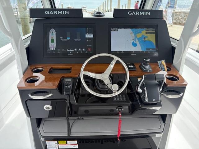 2025 Everglades 375 Center Console - 8