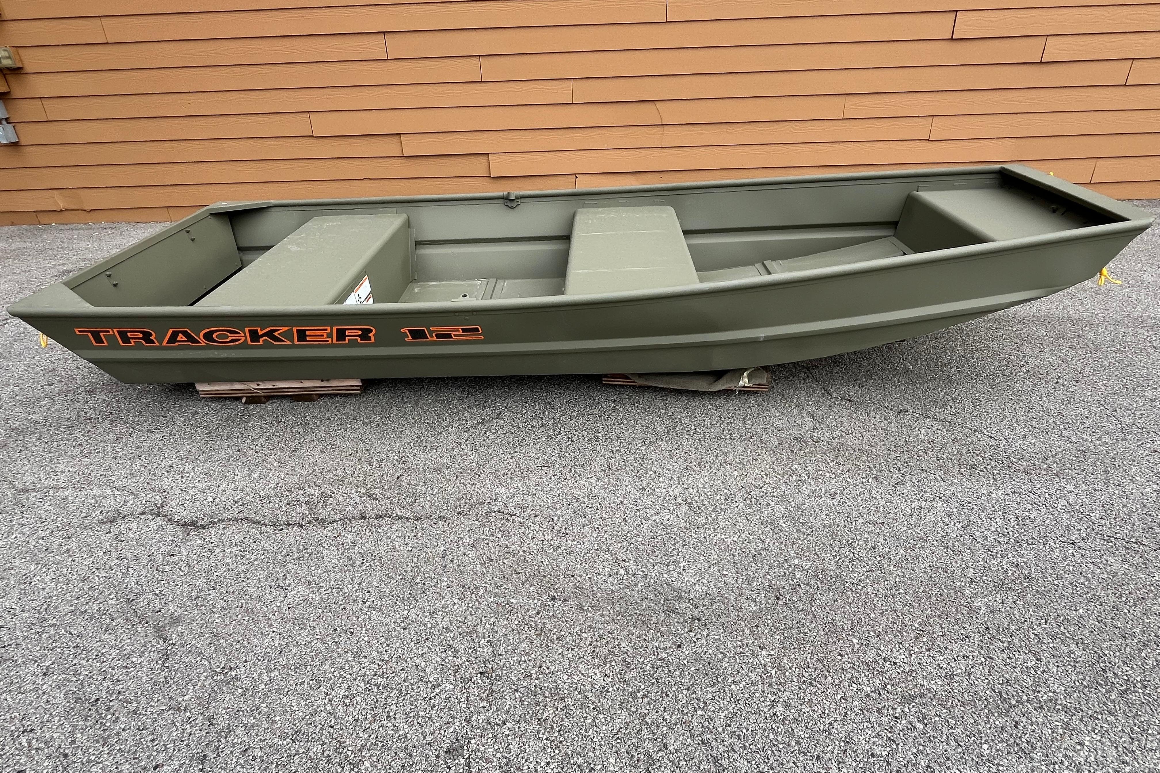2026 Tracker Grizzly 12 Jon
