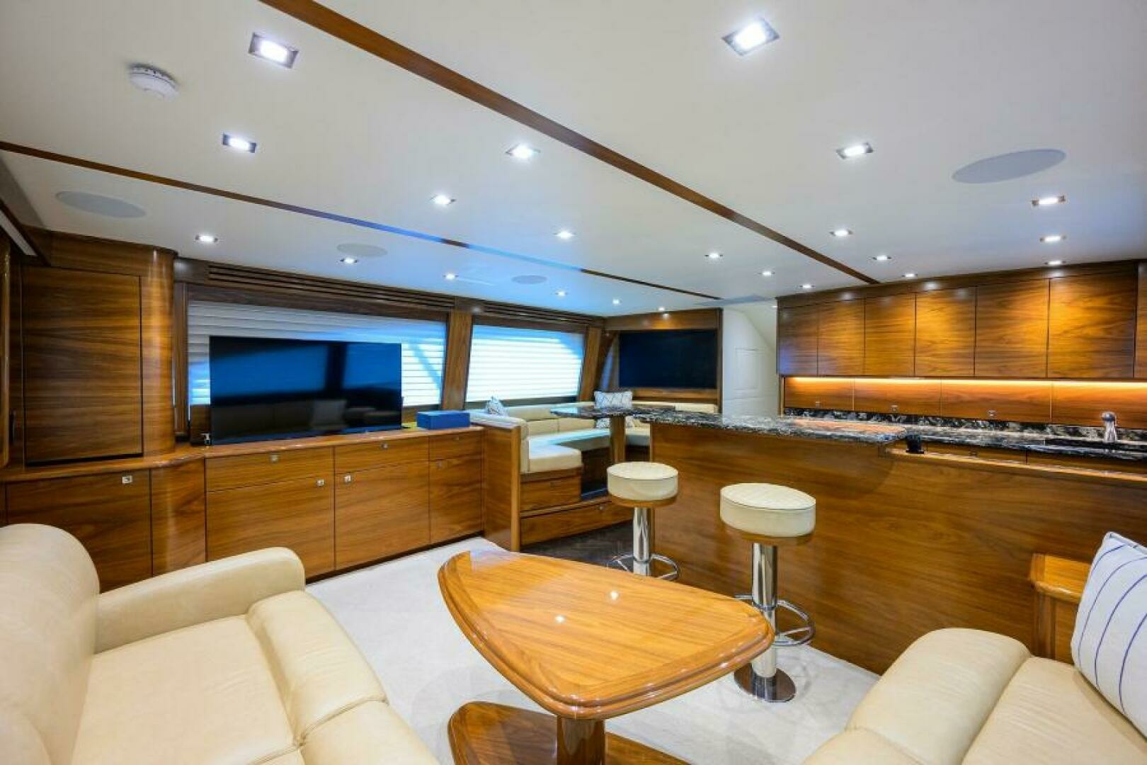 2023 Viking 64 Convertible - Image 8