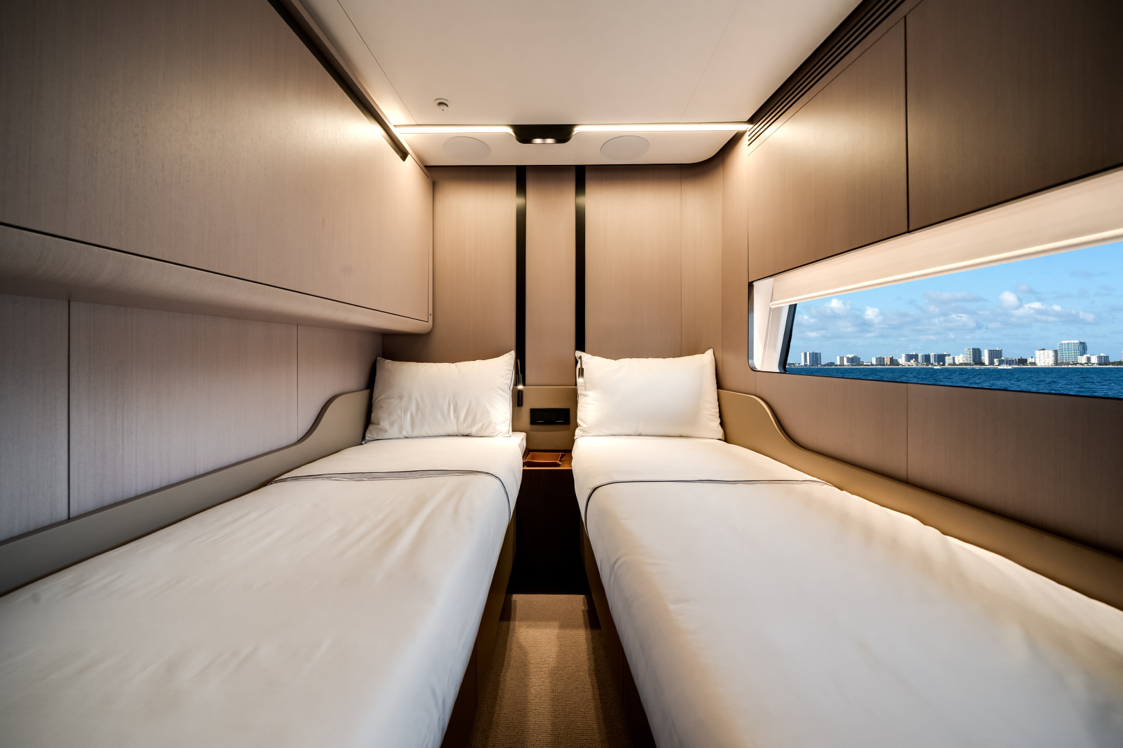 2026 Azimut S8 - Image 24