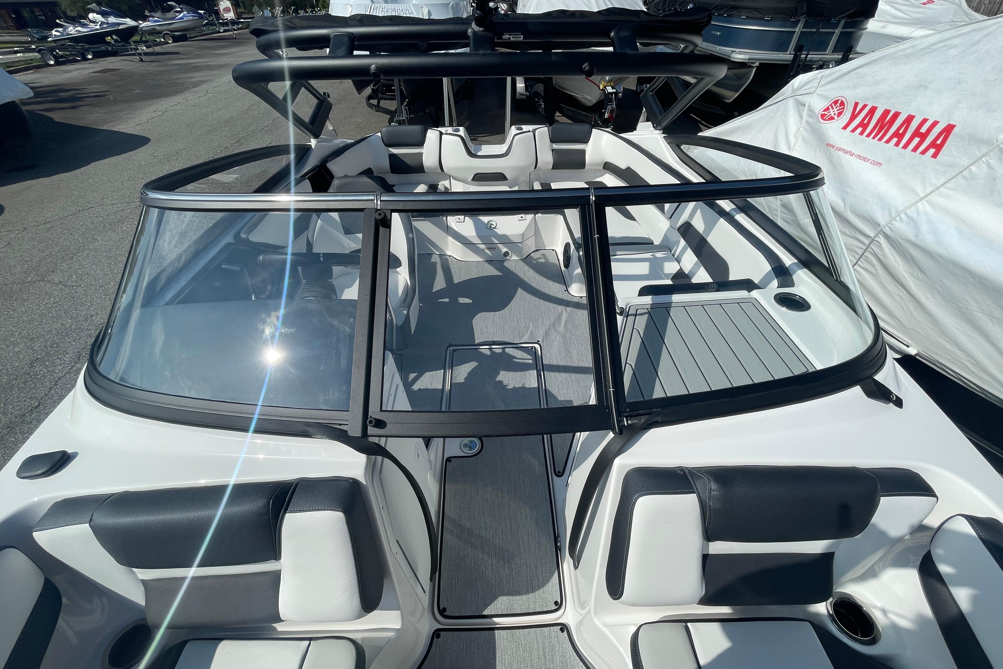 2026 Yamaha Boats AR195 interior with sleek seating and modern design.