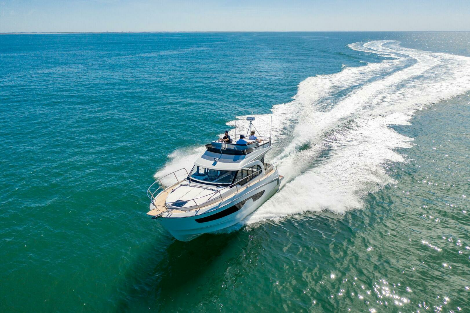 2025 Beneteau Antares 11 Fly - Image 2