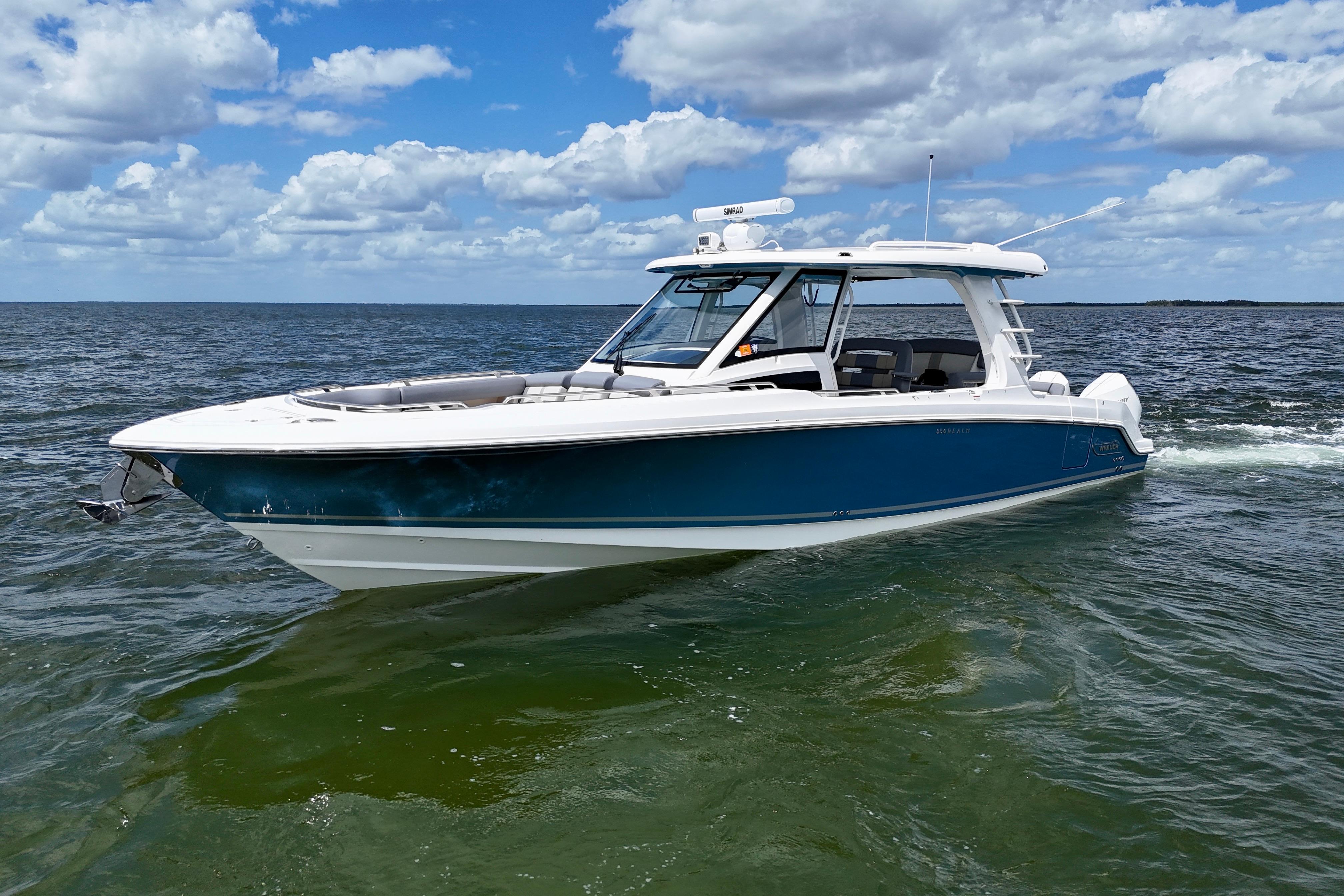 2025 Boston Whaler 350 Realm