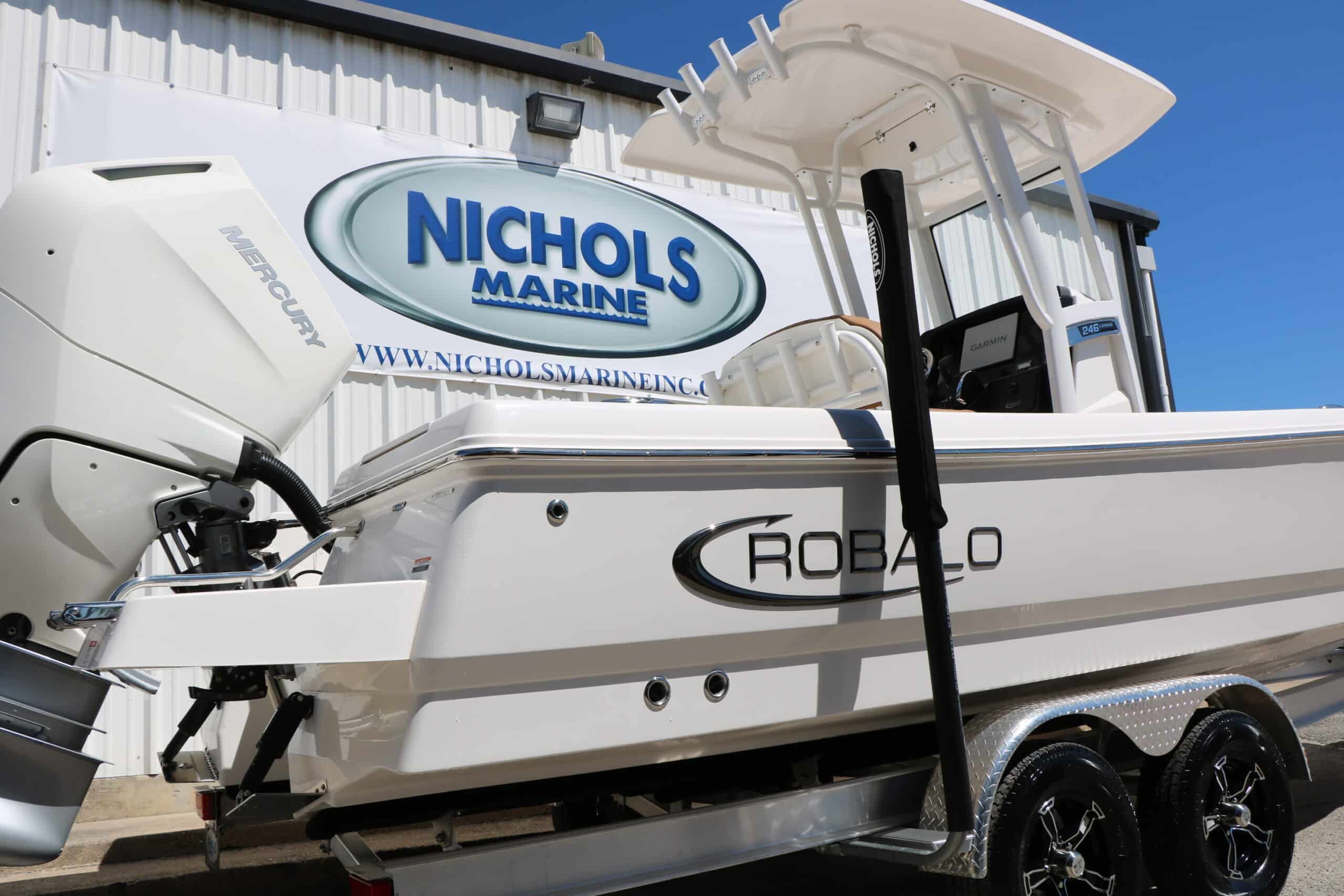 2026 Robalo 246 Cayman - 6