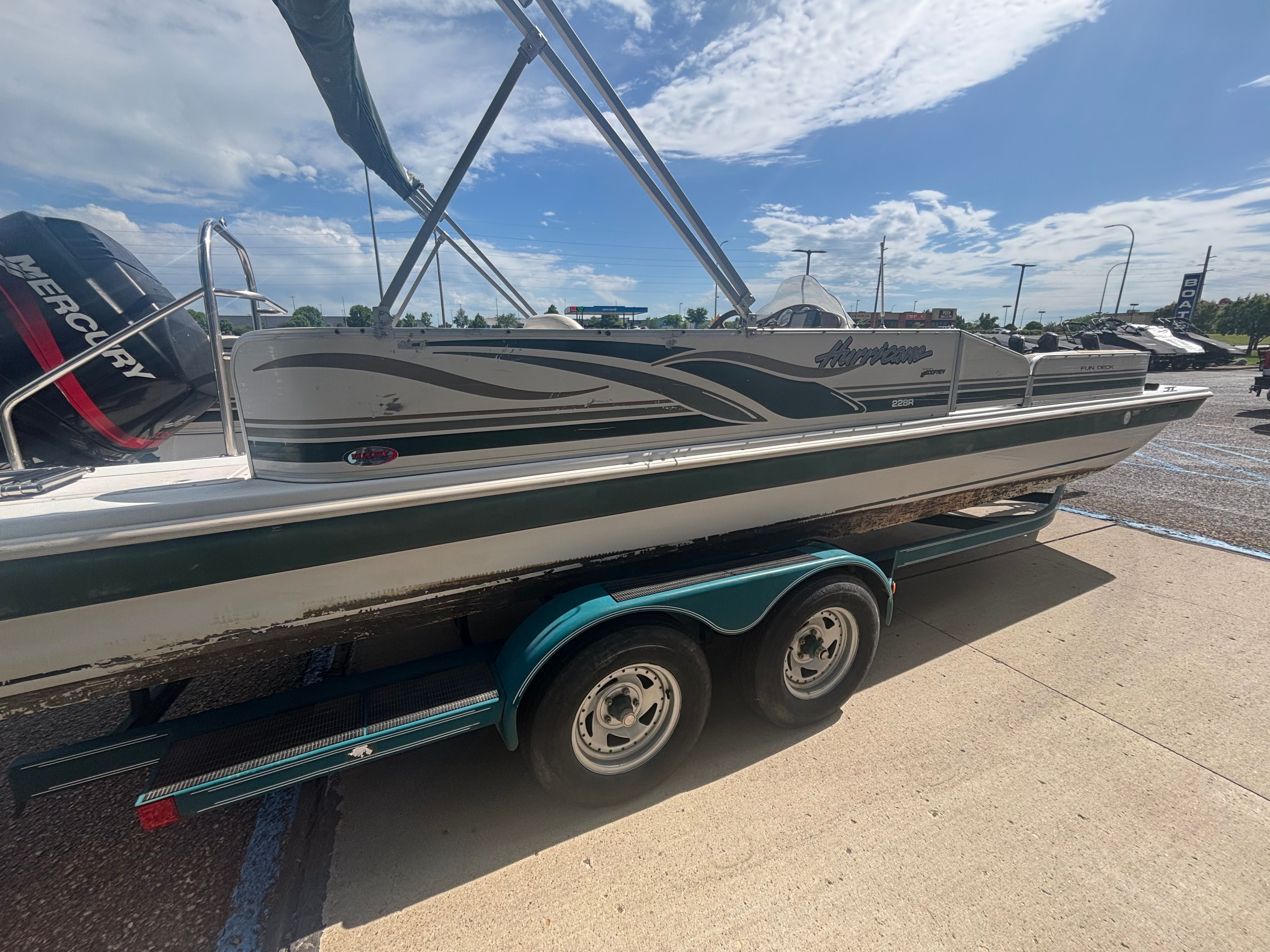2001 Hurricane 228R Deckboat - 3