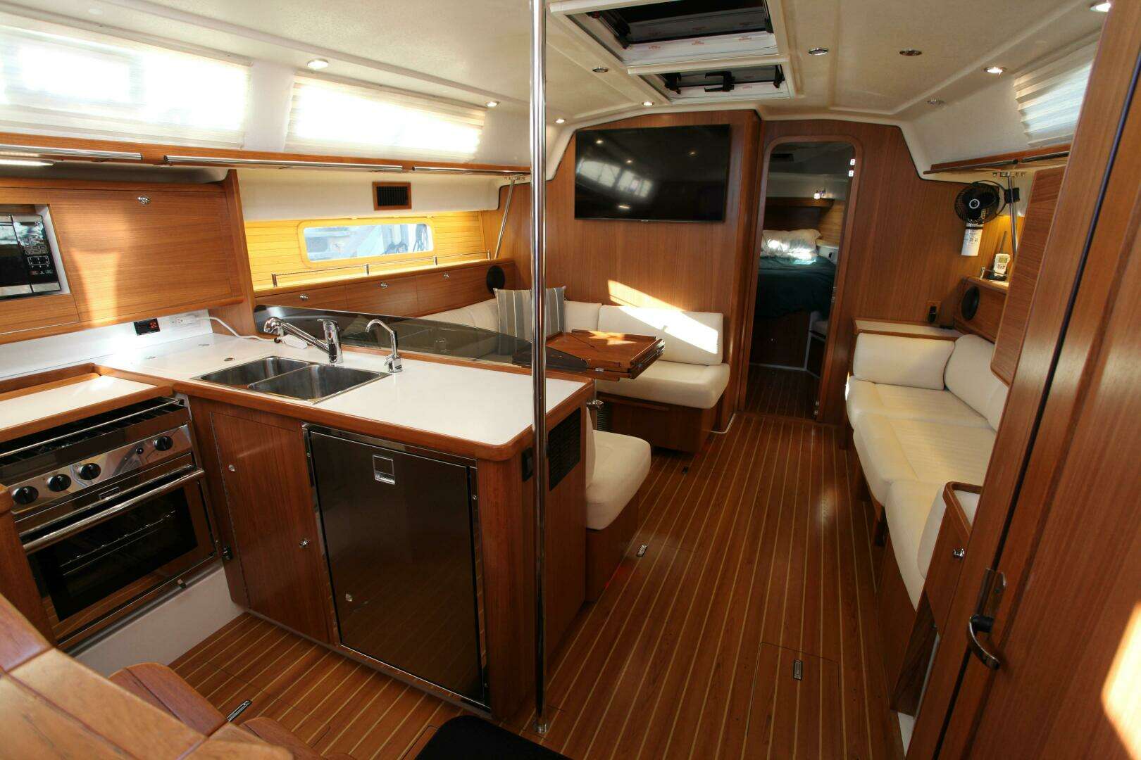 2025 Catalina 426 - Image 133