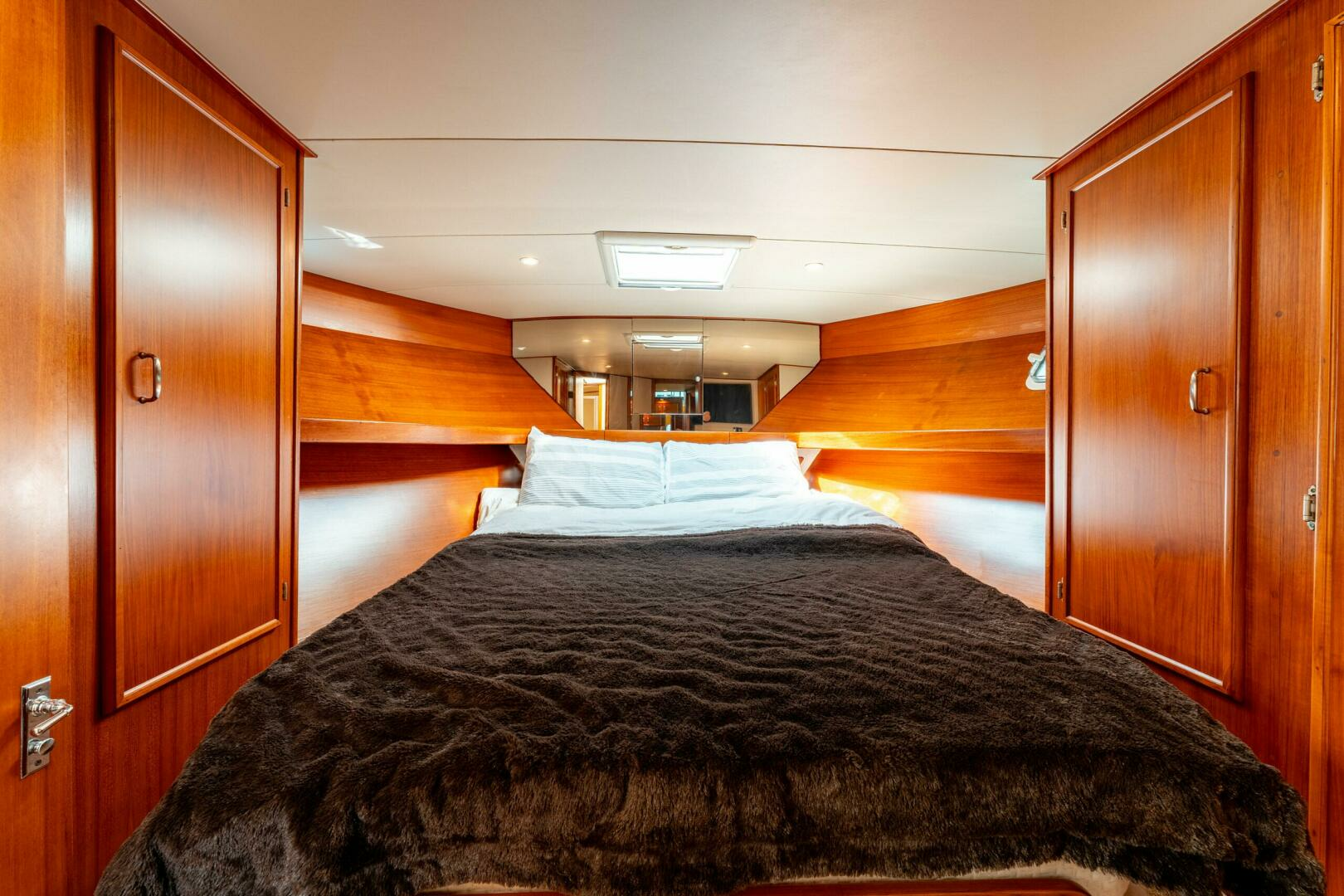 1985 Post 46 Convertible - Image 55