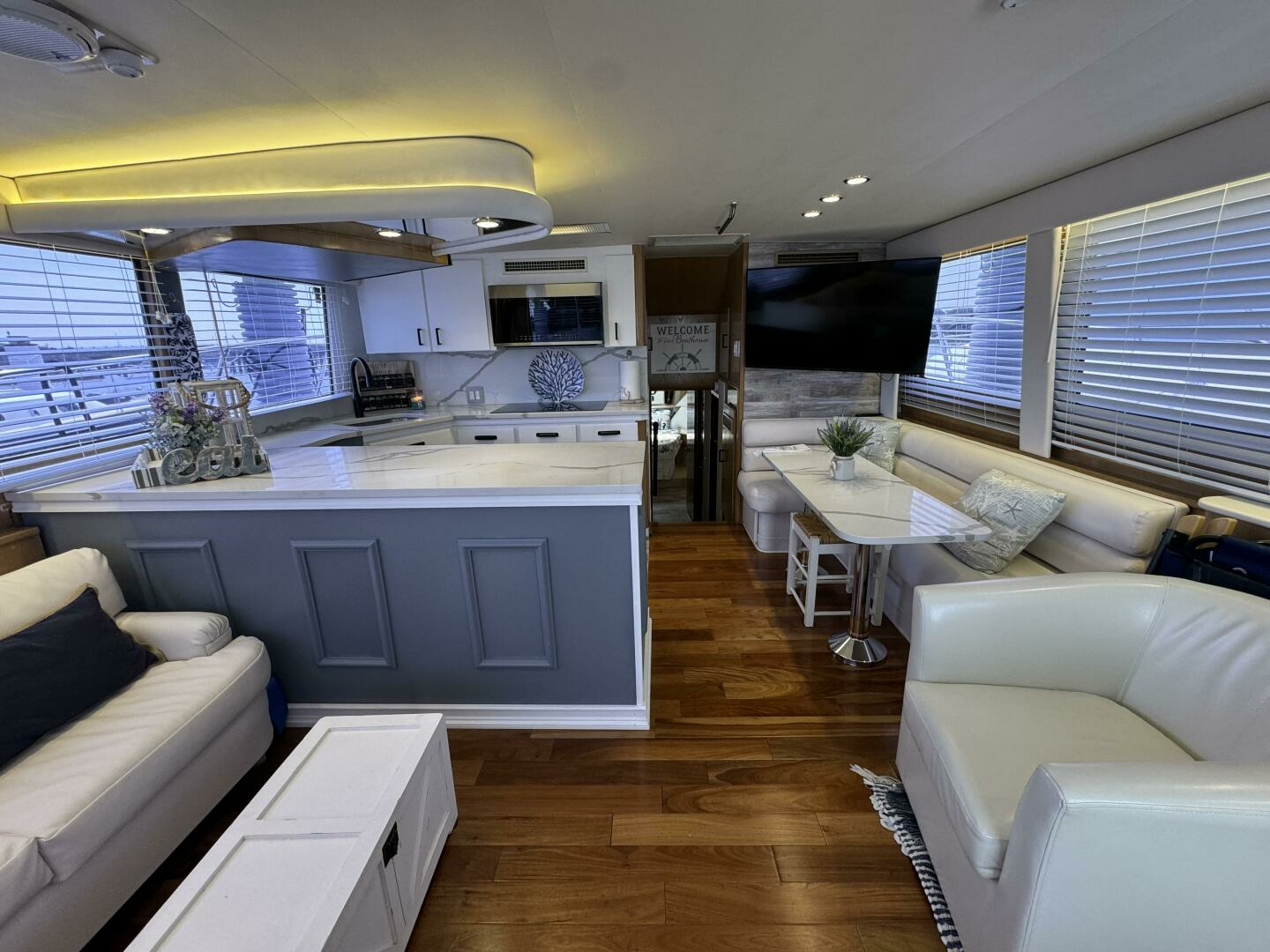 1994 Hatteras 54 Yacht - Image 27
