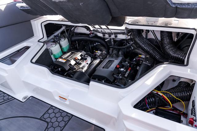 2025 Scarab 255 LX - 13
